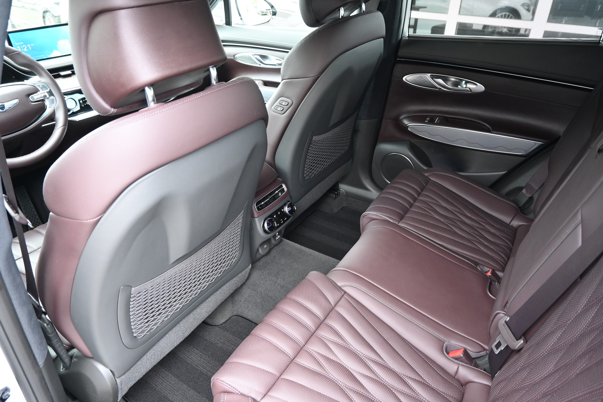 GENESIS GV70 2.2 CRDI Luxury AT8 AWD + (CH Auto) Voll-Ausstattung-image-14