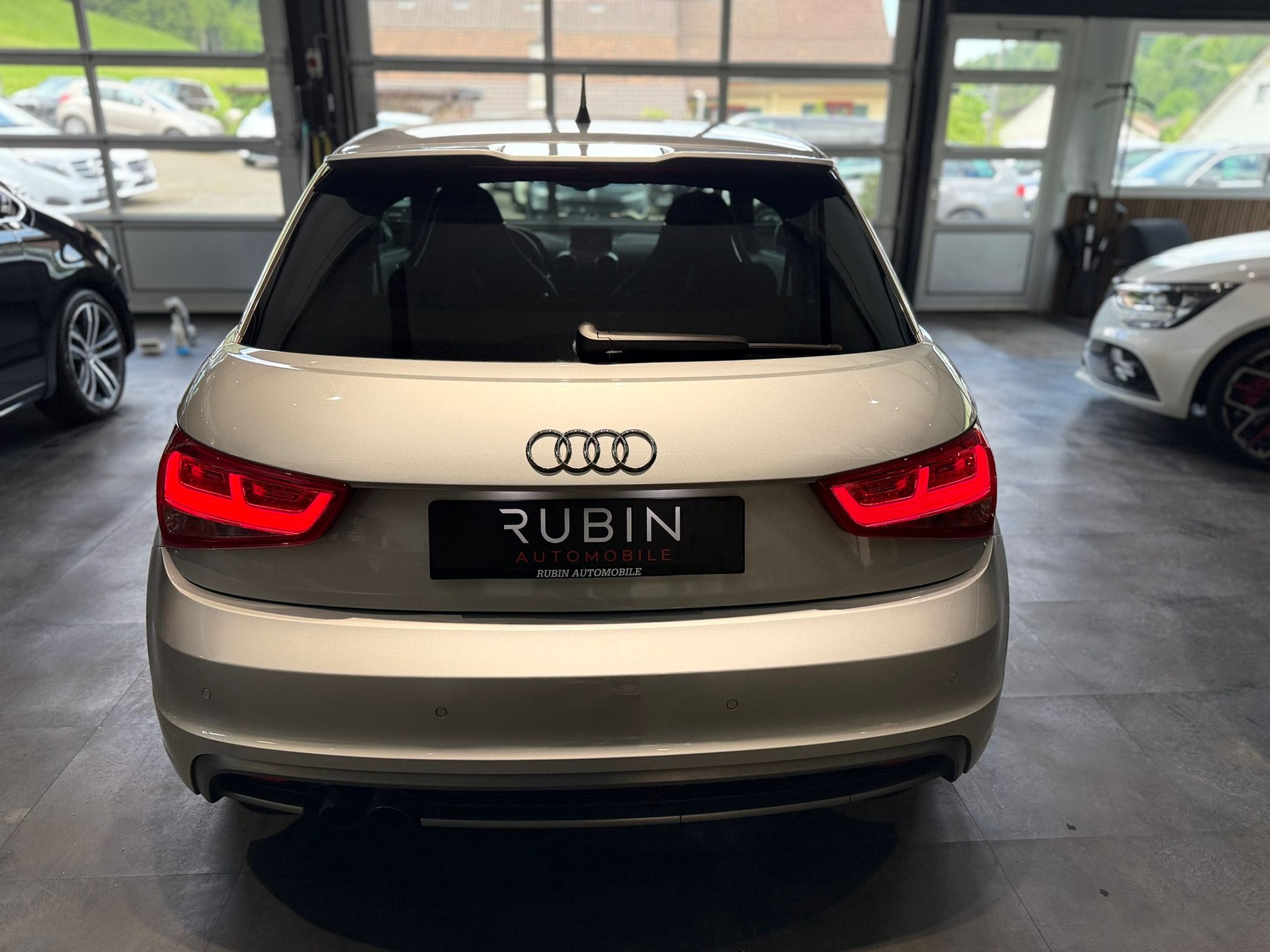 AUDI A1 Sport 1.4 TFSI Ambition S-tronic-showroom-element-3