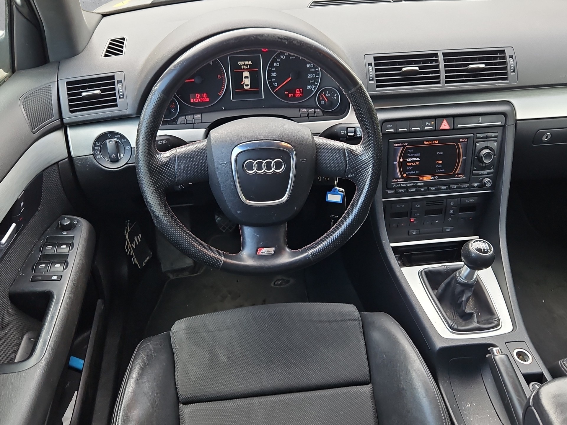 AUDI A4 Avant 2.7 TDI S-Line-image-12