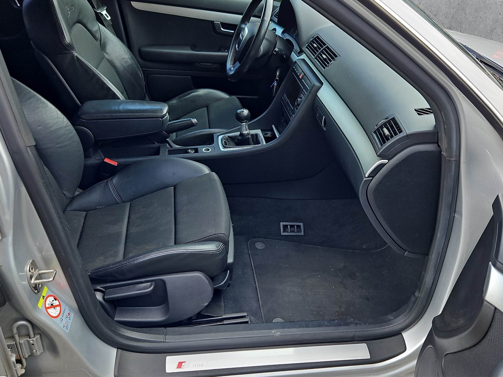 AUDI A4 Avant 2.7 TDI S-Line-image-10