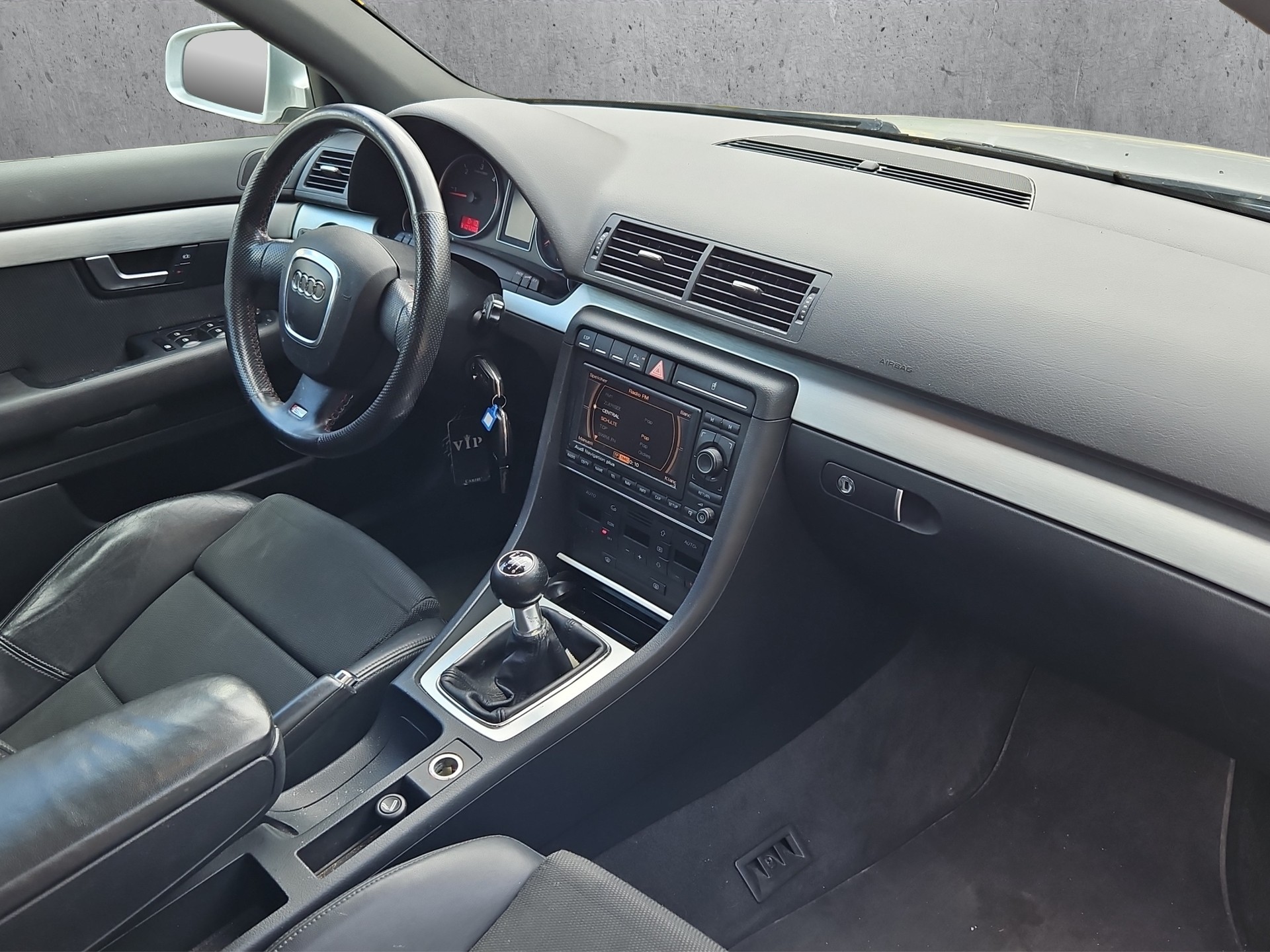 AUDI A4 Avant 2.7 TDI S-Line-image-9