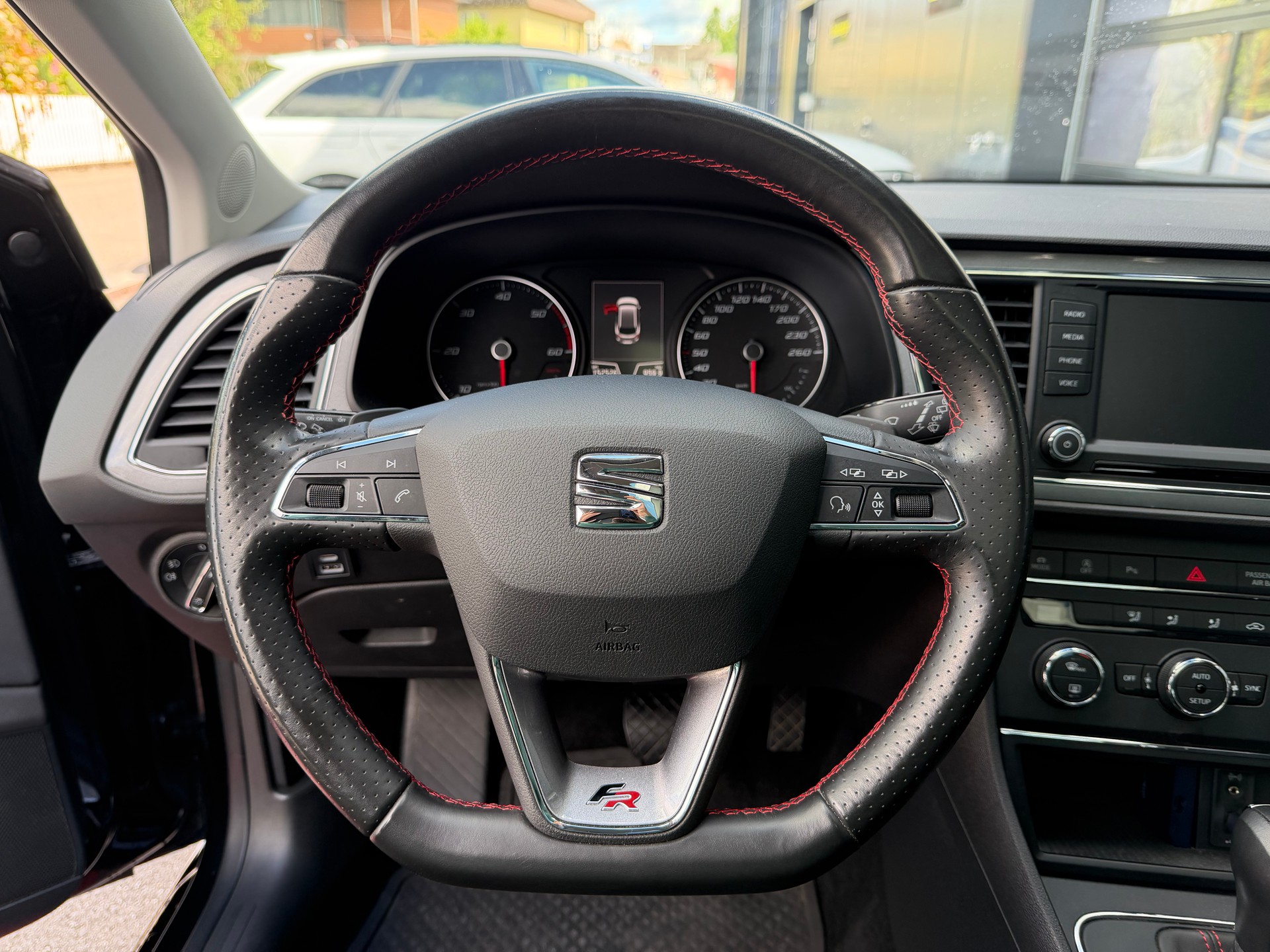 SEAT LEON TDI 2.0 FR-image-12