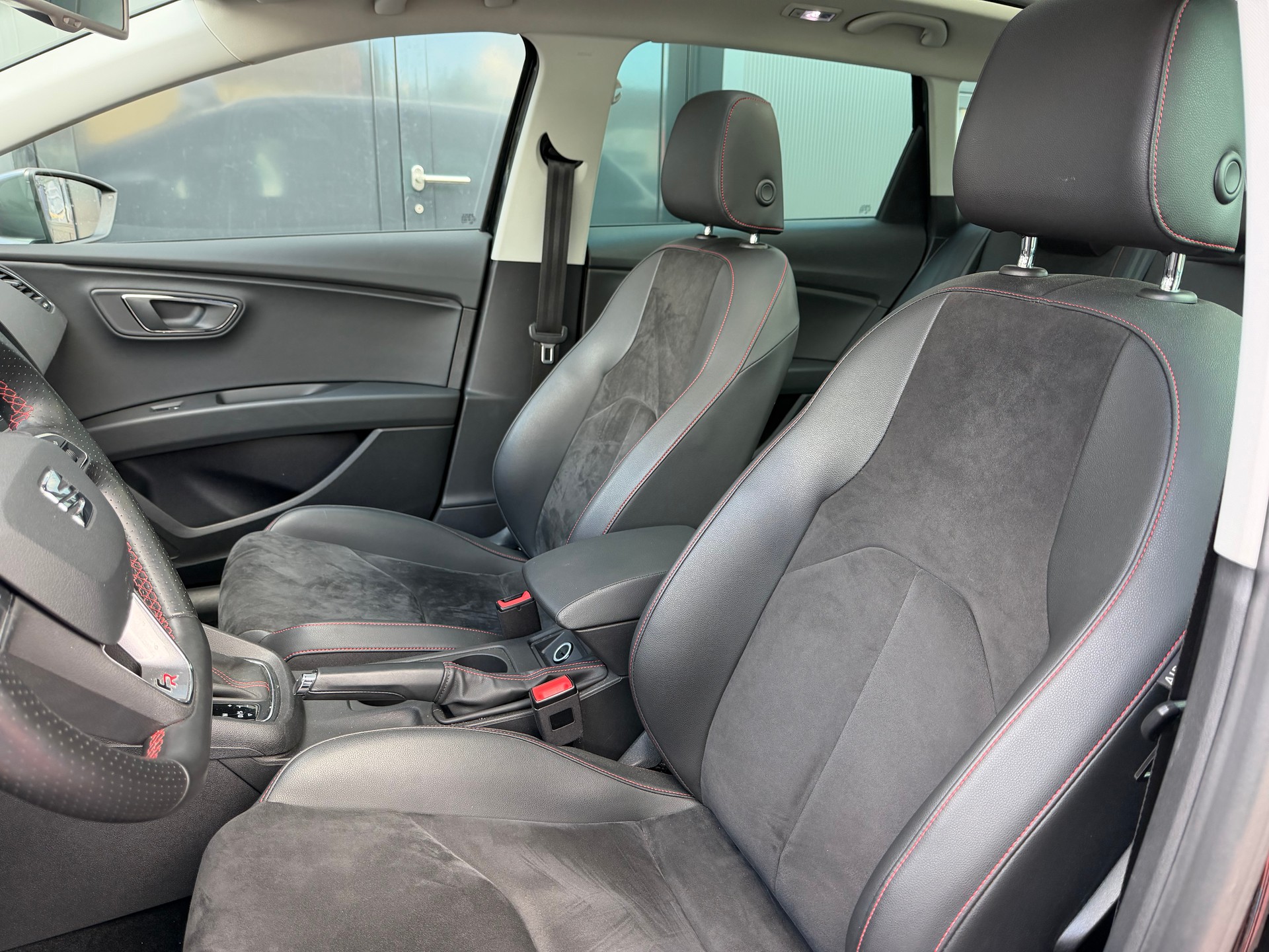 SEAT LEON TDI 2.0 FR-image-9