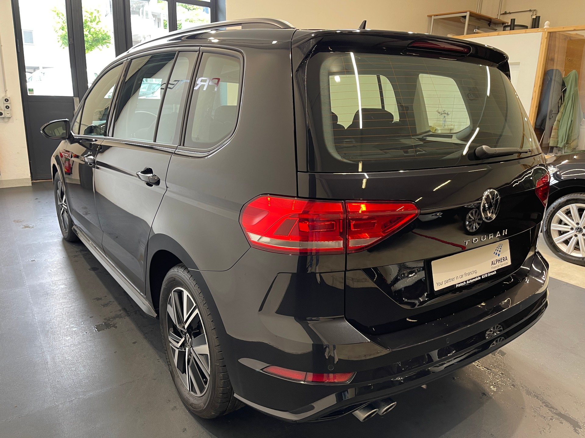 VW Touran 2.0 TDI BlueMotion Technology Highline DSG *R-LINE*7 PLATZ*-image-6