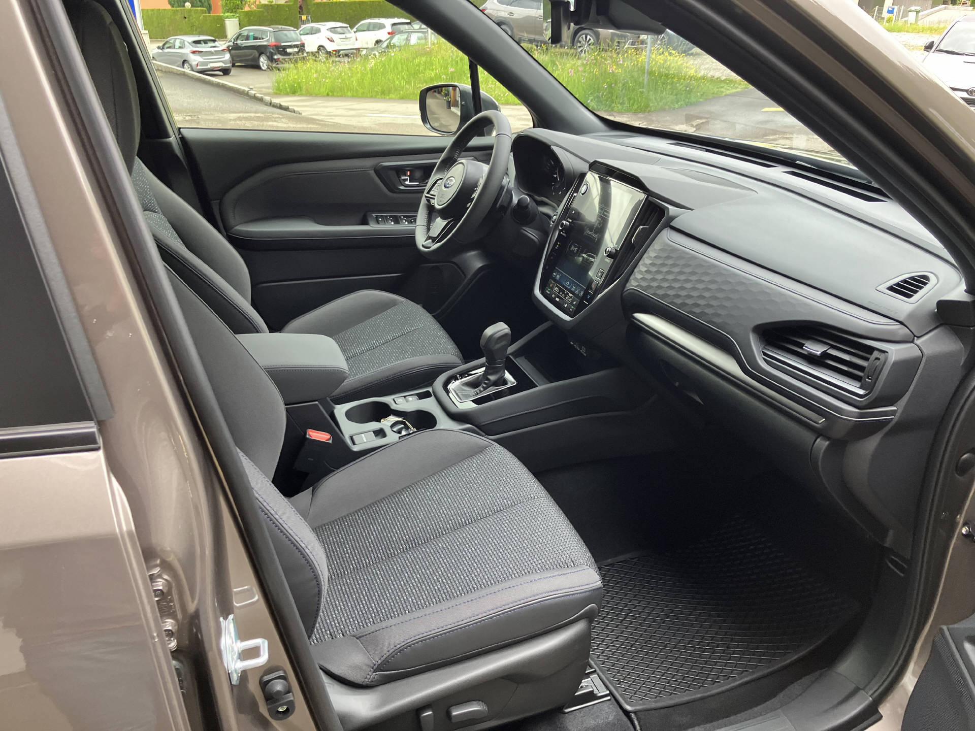 SUBARU Forester Station 2.0i e-Boxer Swiss Plus-image-2