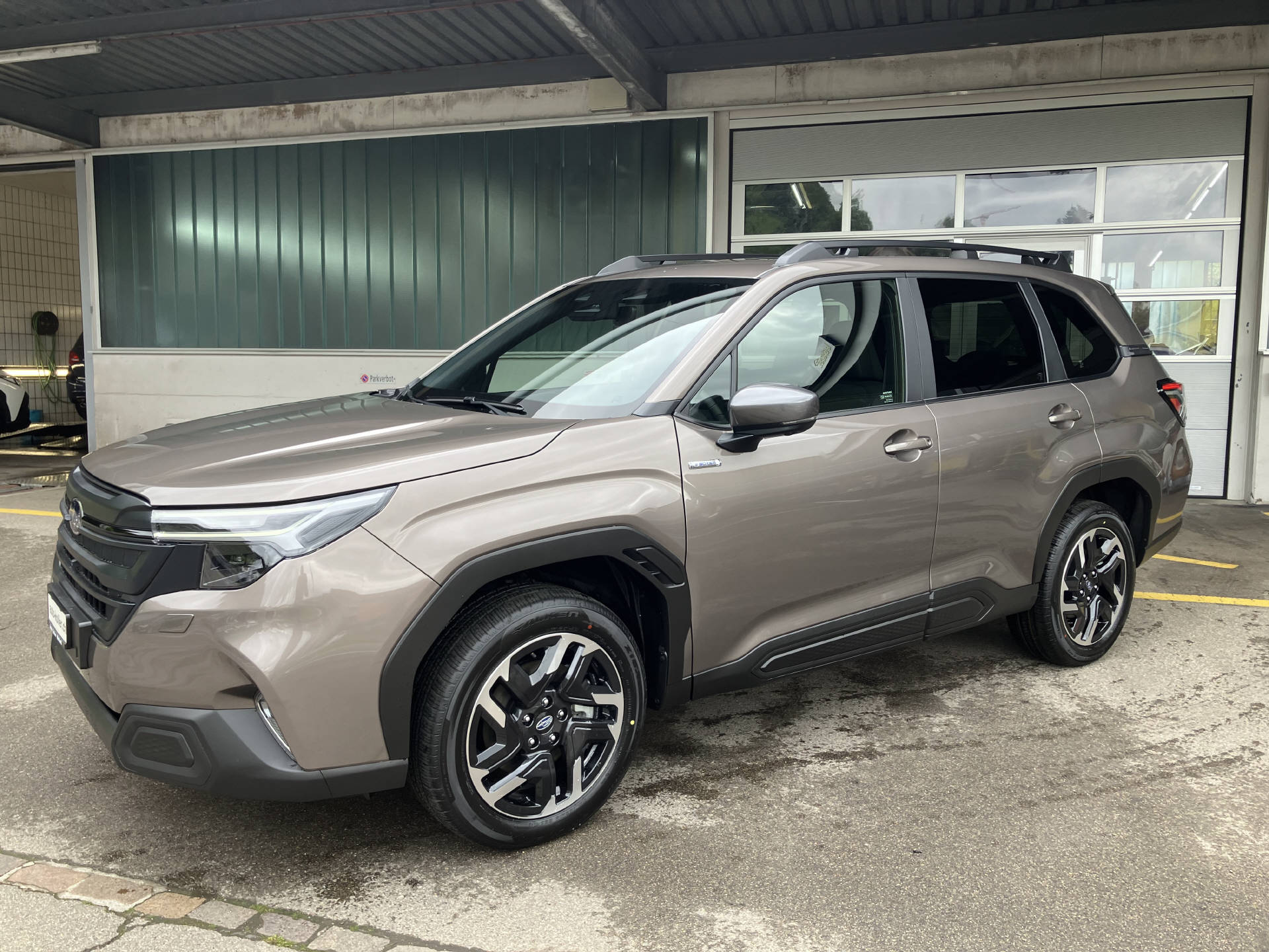 SUBARU Forester Station 2.0i e-Boxer Swiss Plus