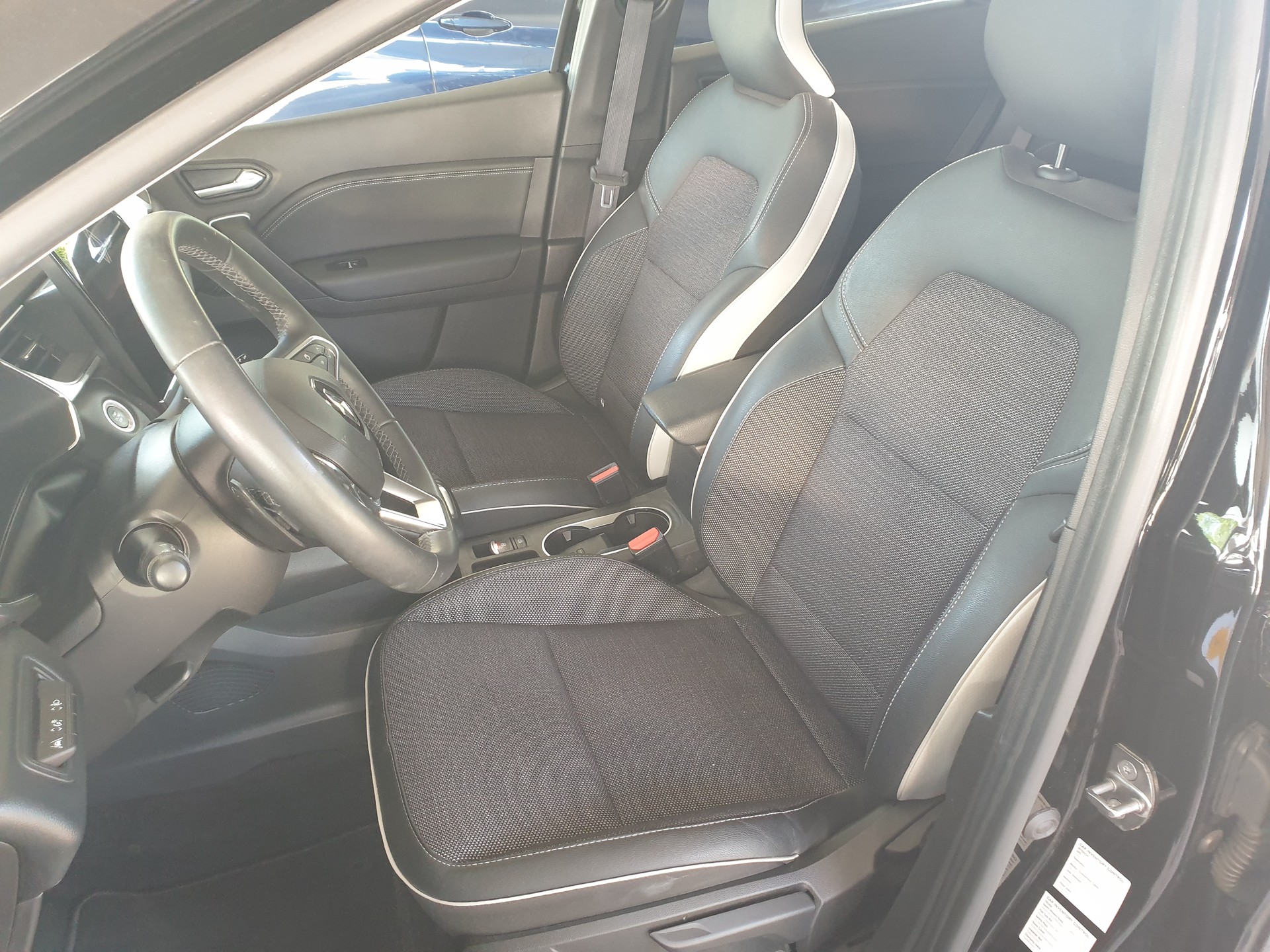 RENAULT Captur 1.3 TCe Techno EDC-image-6