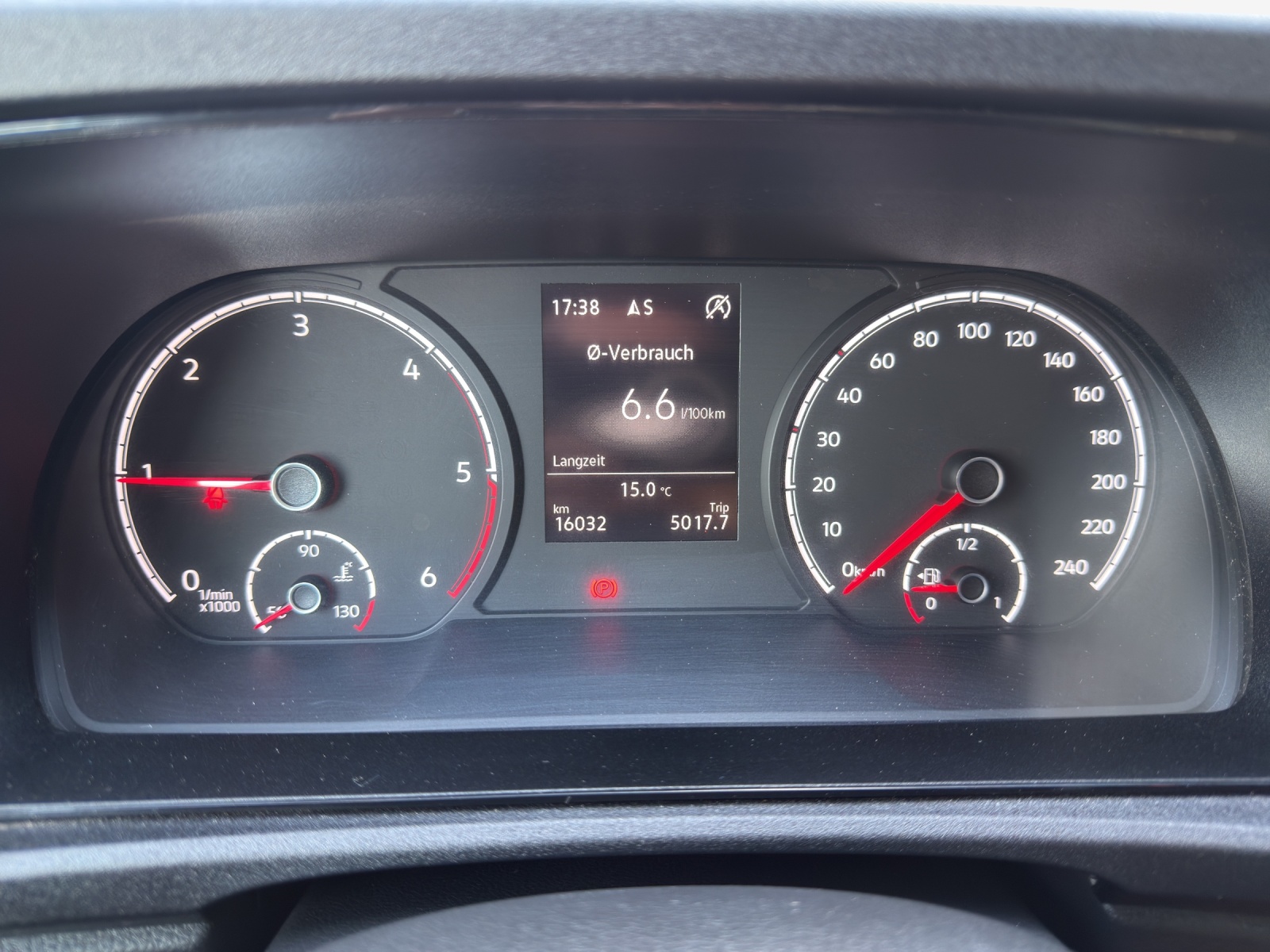 VW Caddy Cargo 2.0TDI 4Motion-image-14