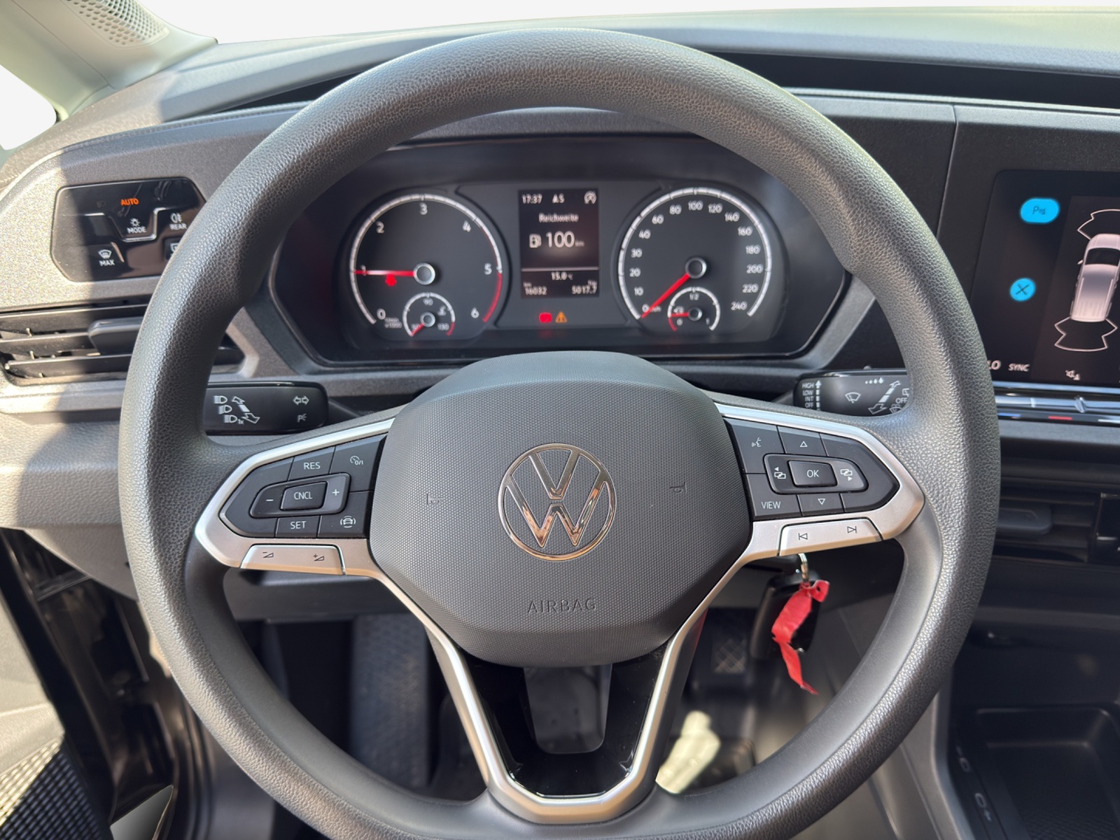 VW Caddy Cargo 2.0TDI 4Motion-image-9