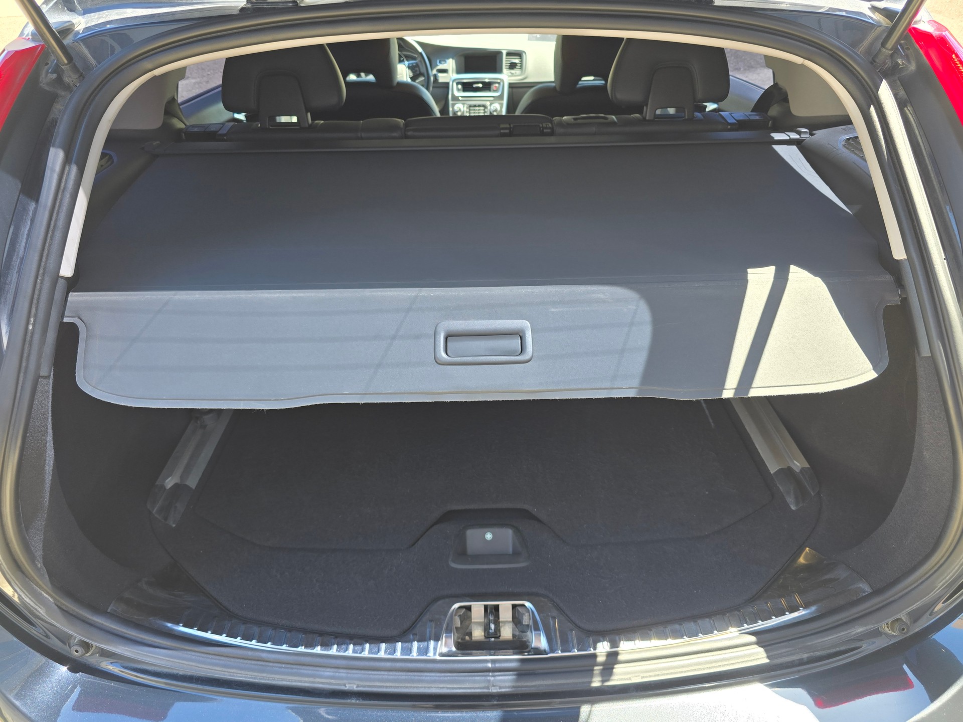 VOLVO V60 Cross Country D4 AWD Momentum Geartronic-image-9