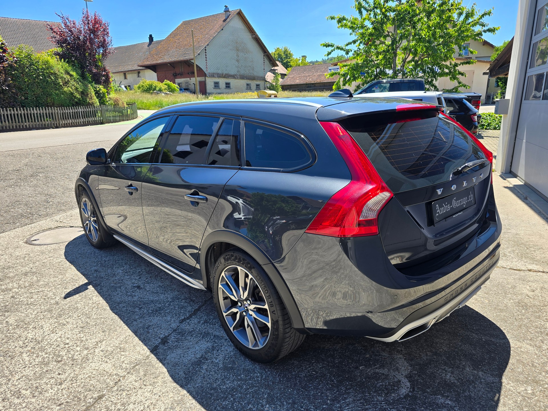 VOLVO V60 Cross Country D4 AWD Momentum Geartronic-image-2