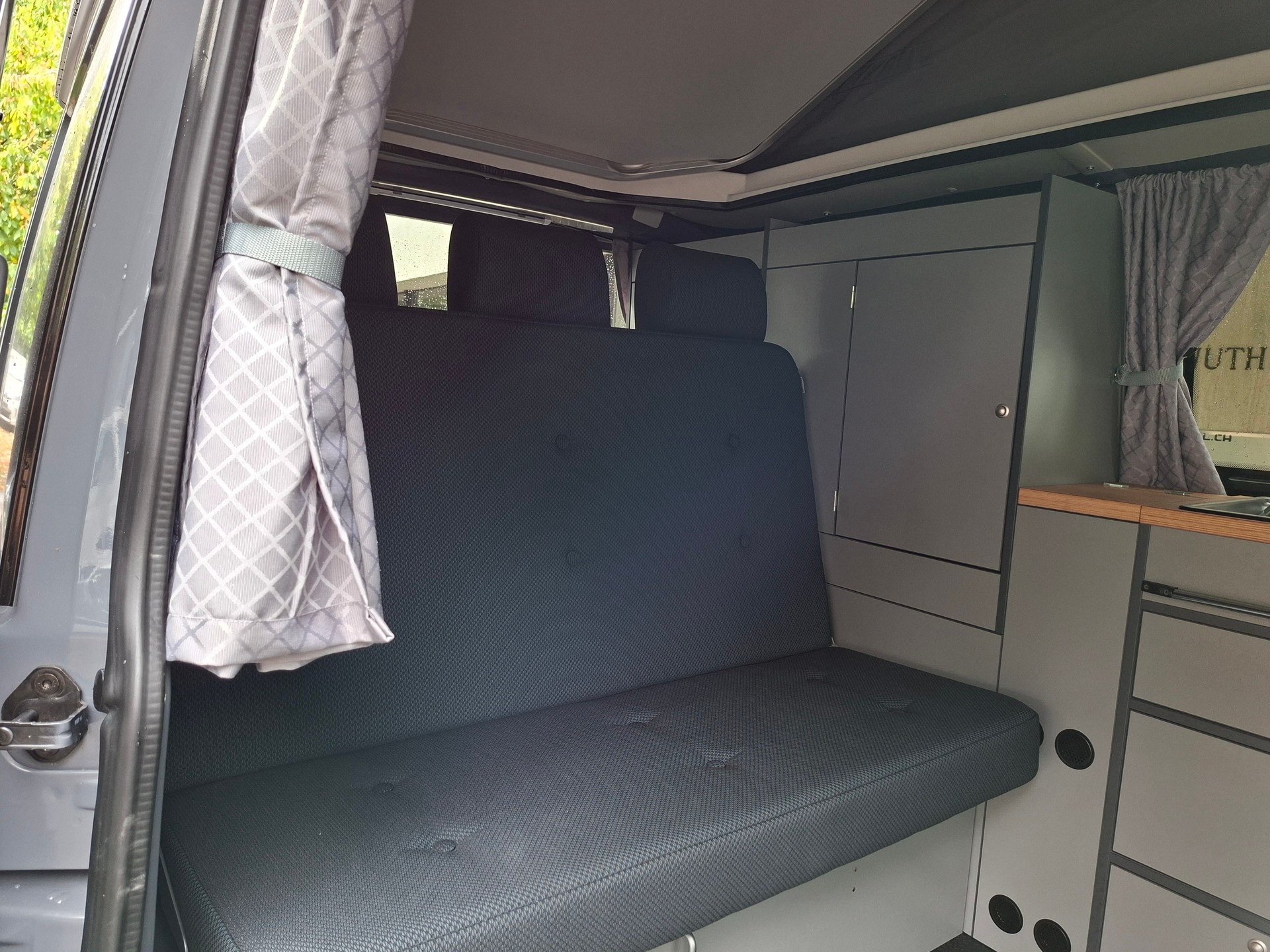 VW T6 2.0 TDI 115PS MAREMONTI COMFORT CAMPER 5 SITZE-image-9