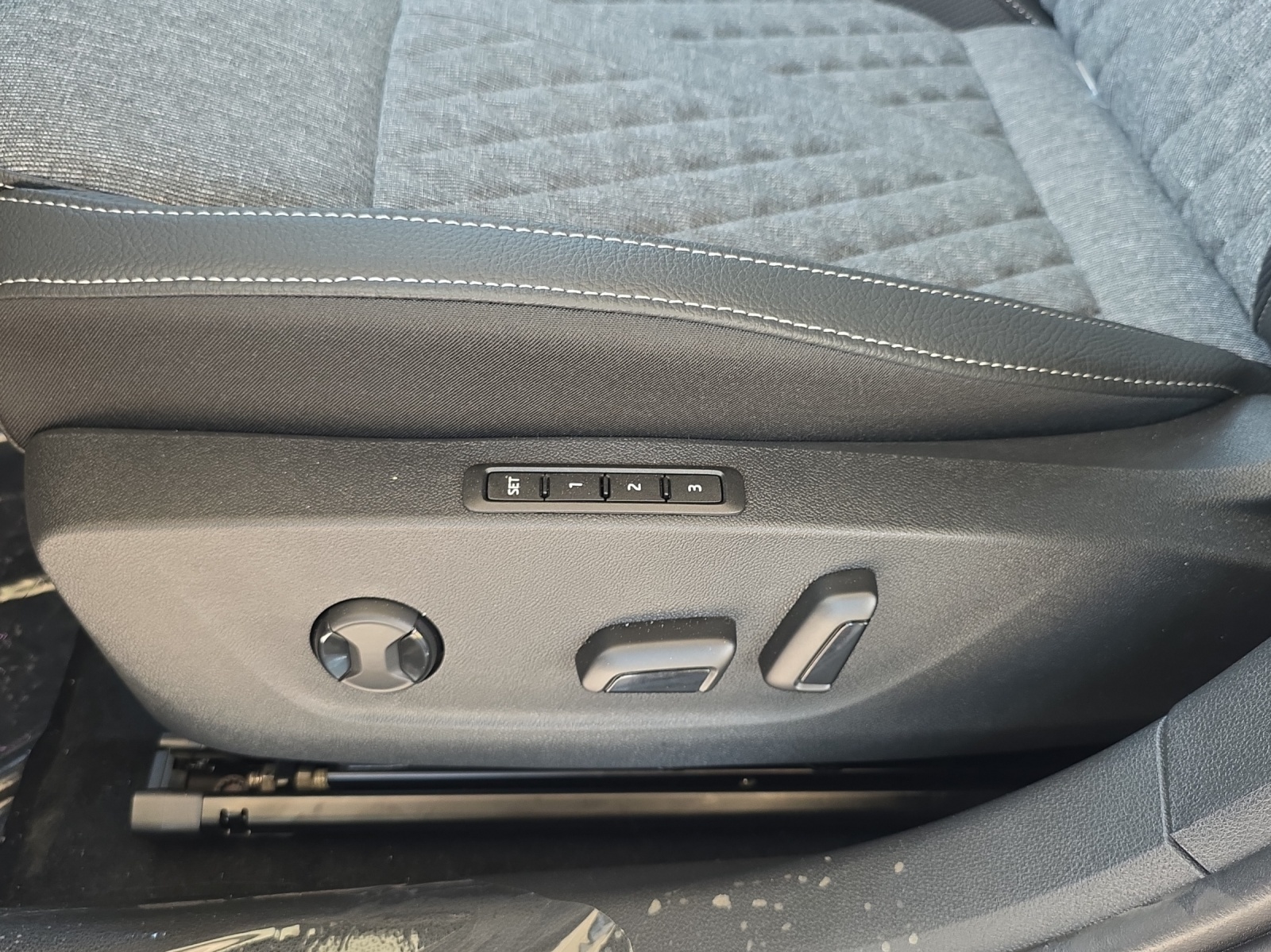 SKODA Octavia Combi 2.0 TSI DSG Dynamic 4x4-image-14