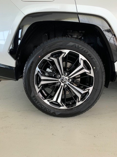 TOYOTA RAV-4 2.5 Plug-In-Hybrid Platinum-image-5