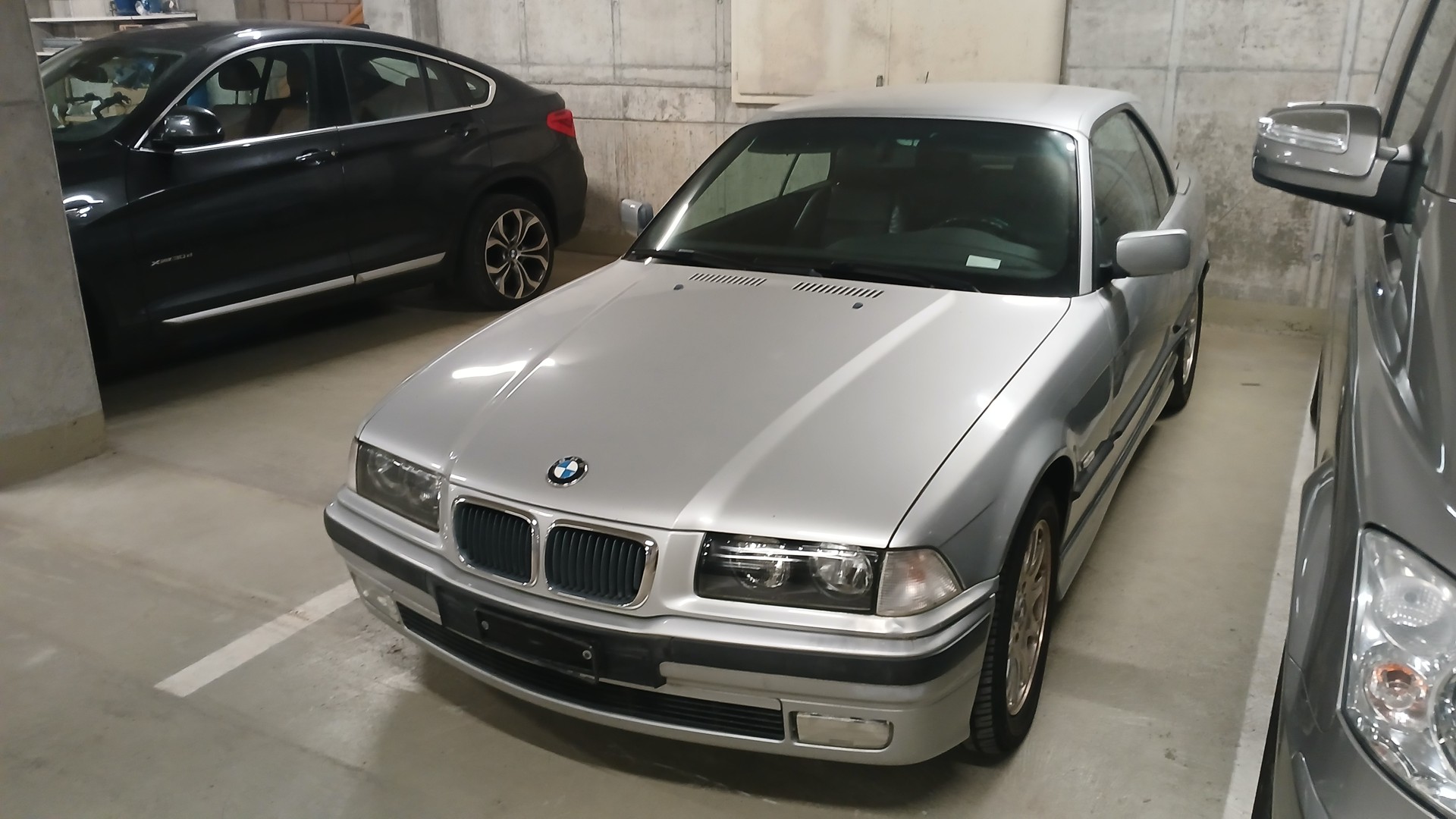 BMW 320i A Cabrio Exclusiv-image-1