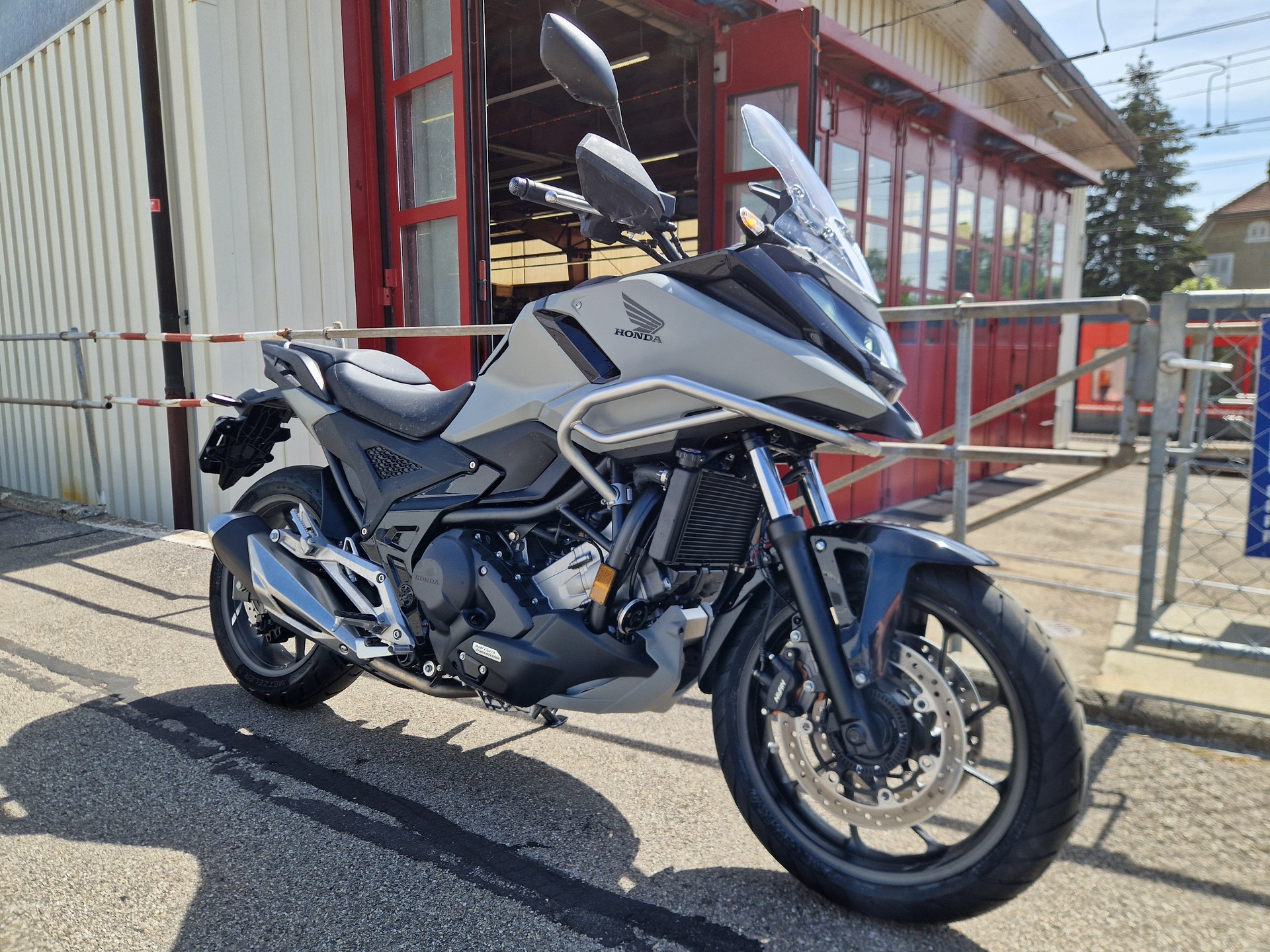 HONDA XD , DCT-showroom-element-1
