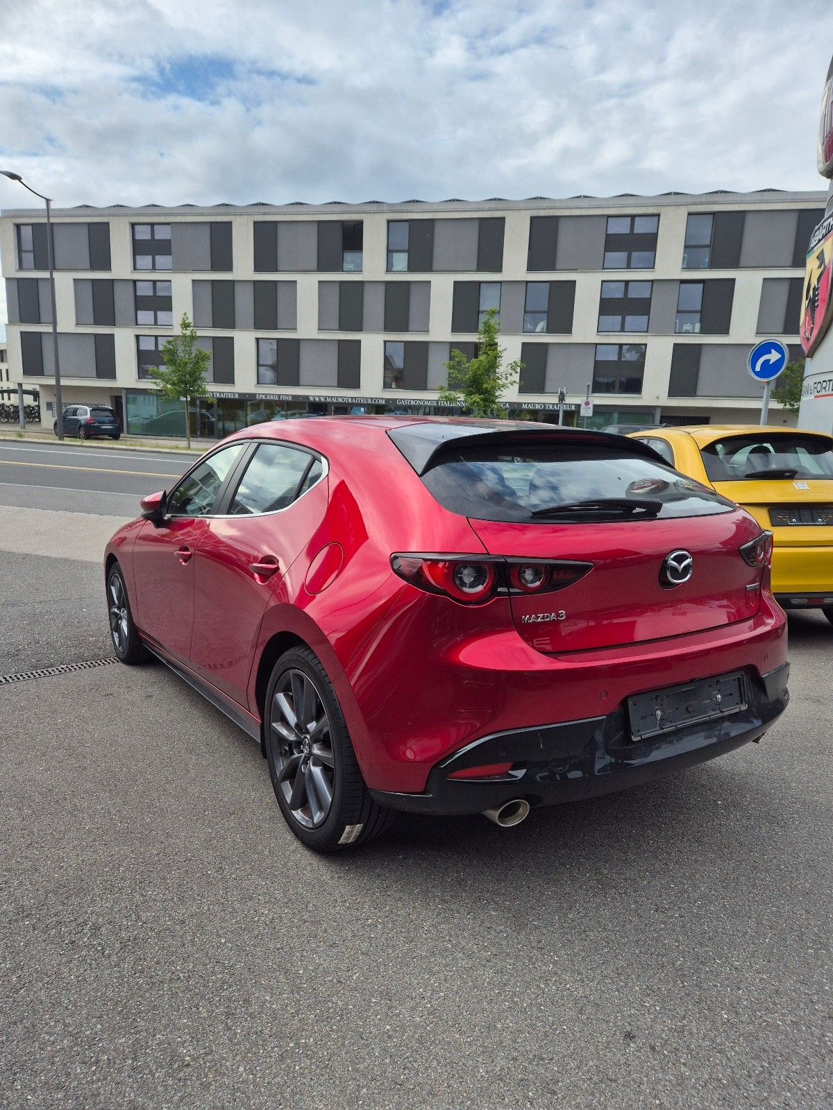 MAZDA 3 Hatchback SKYACTIV-G M Hybrid 150 Ambition Plus Automatik-image-3