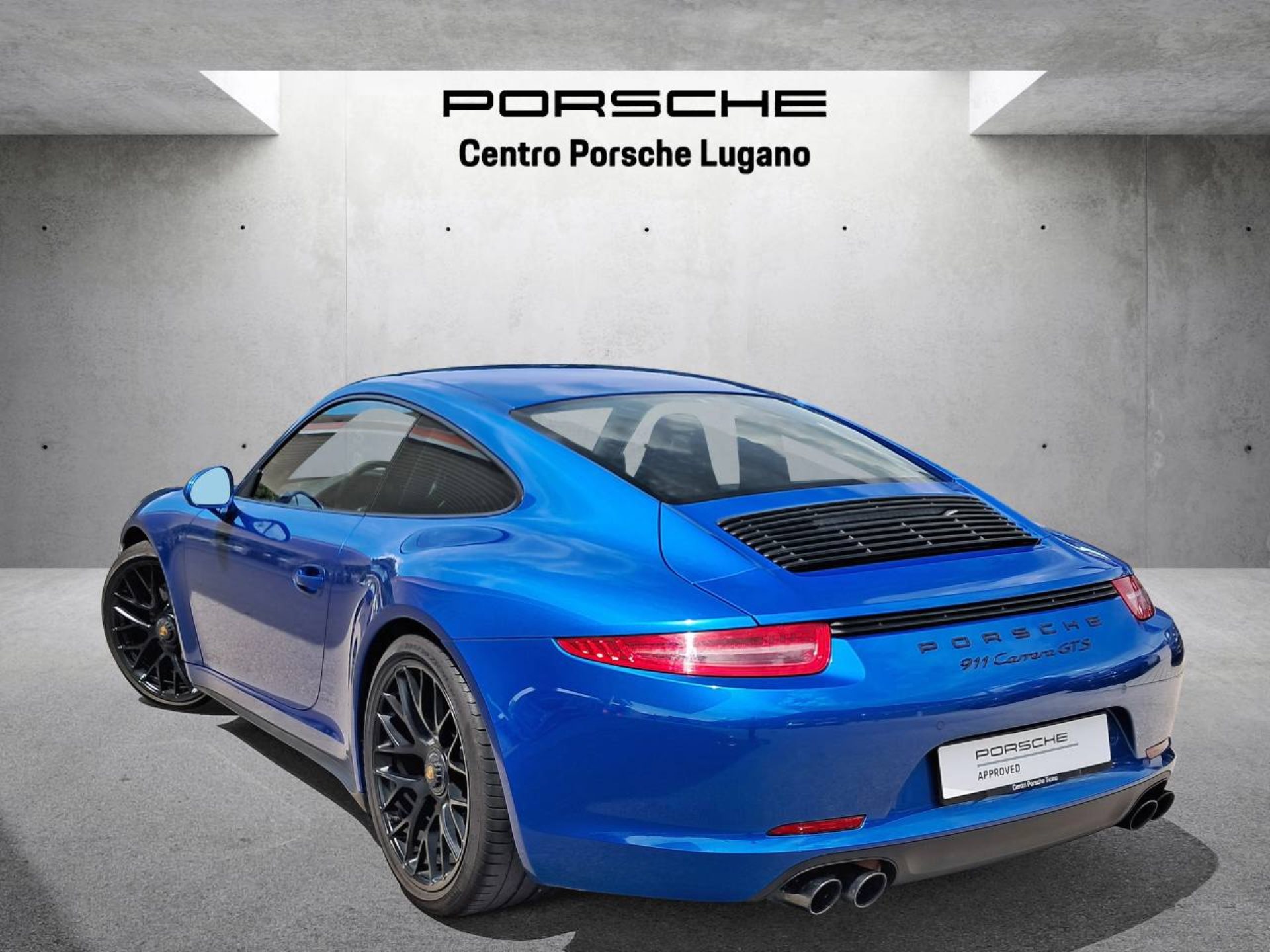 PORSCHE 911 Carrera GTS-image-2