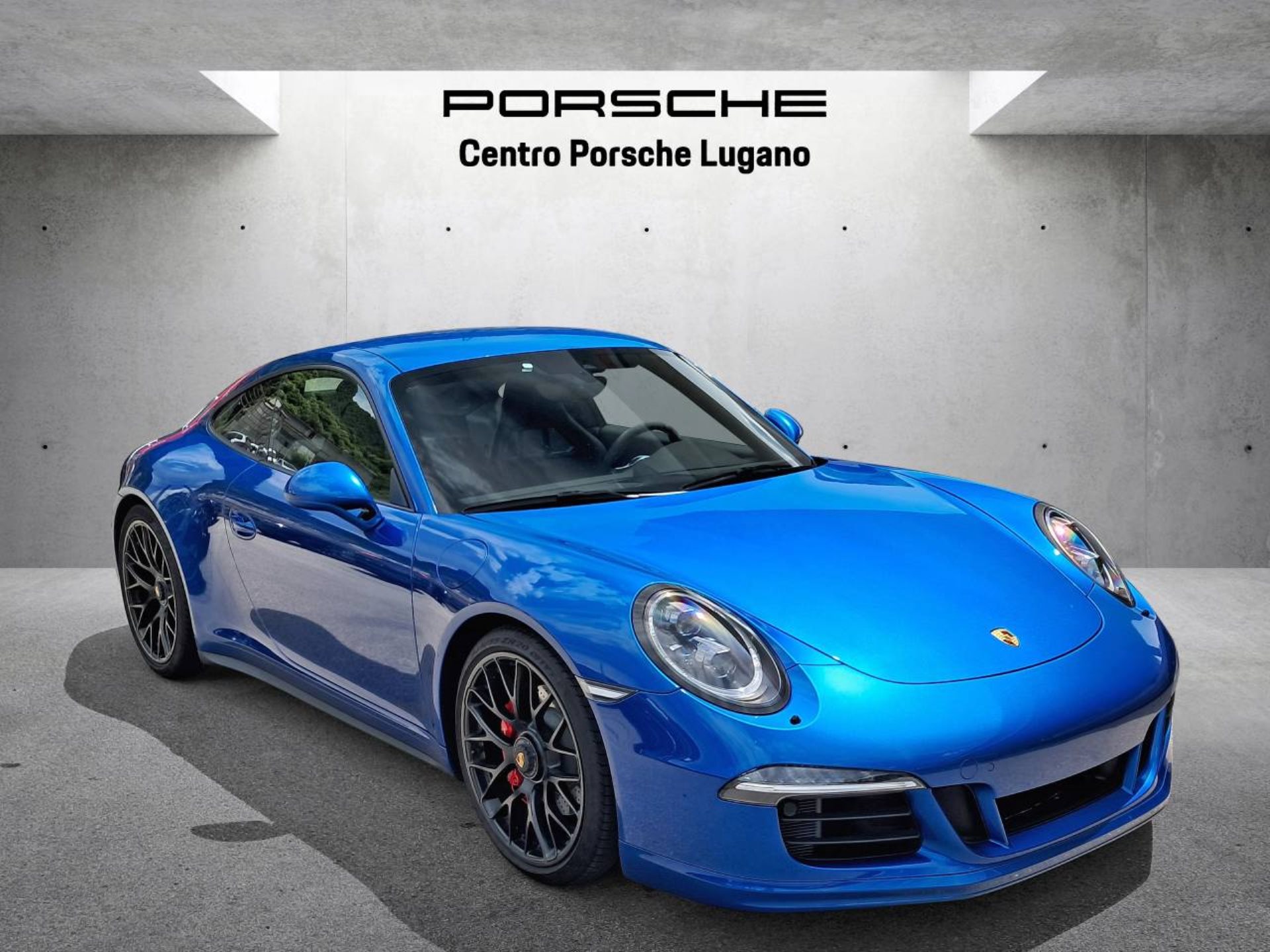 PORSCHE 911 Carrera GTS-image-5