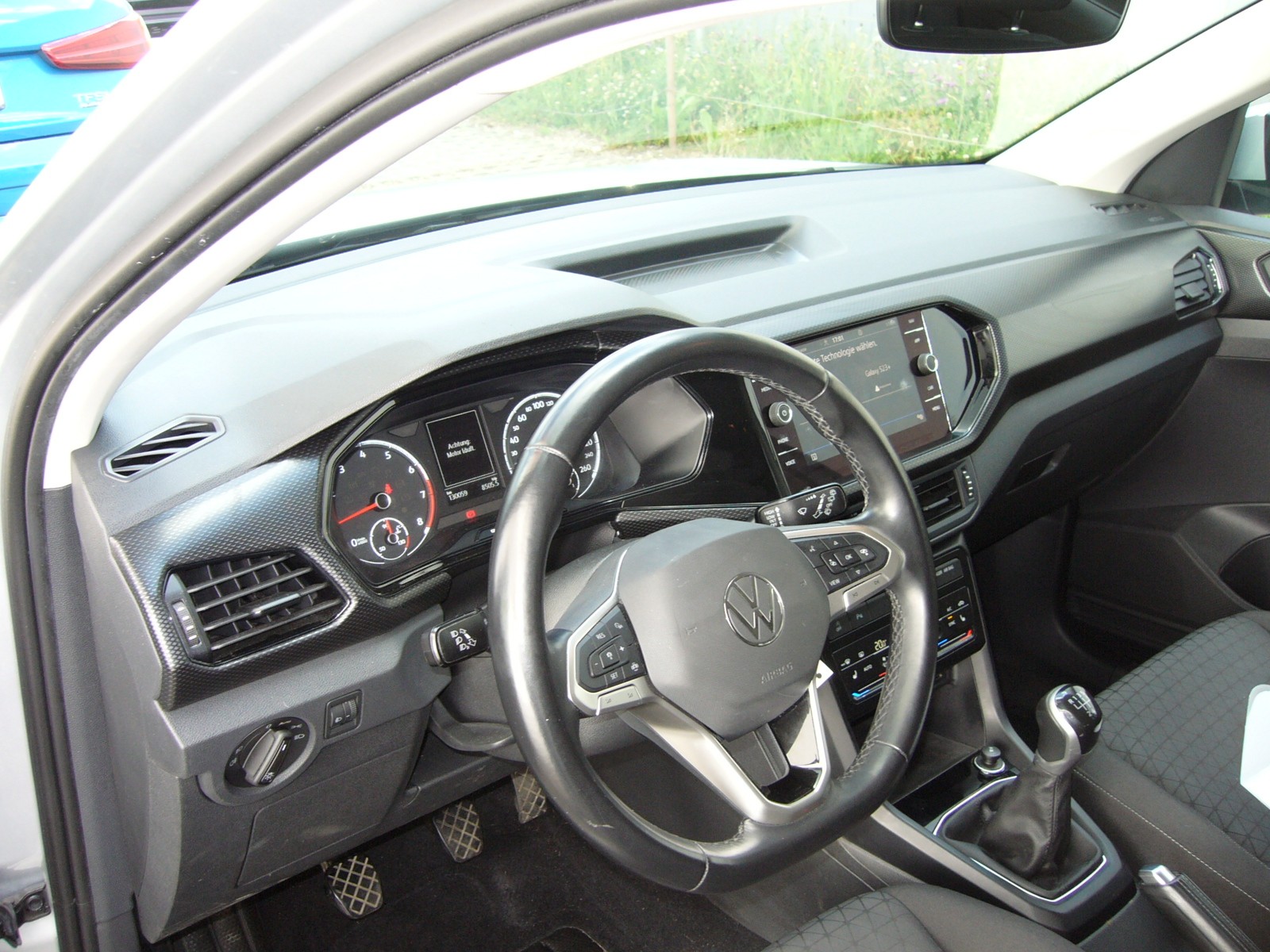 VW T-Cross 1.0 TSI Life-image-6