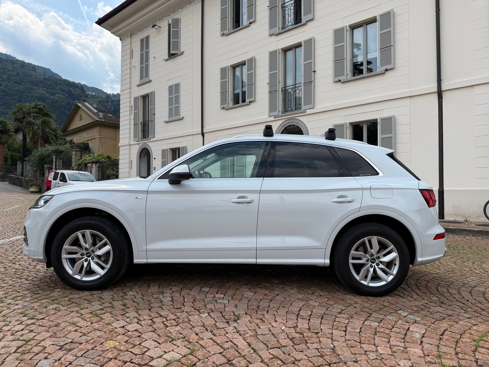 AUDI Q5 55 TFSI e sport quattro-image-5