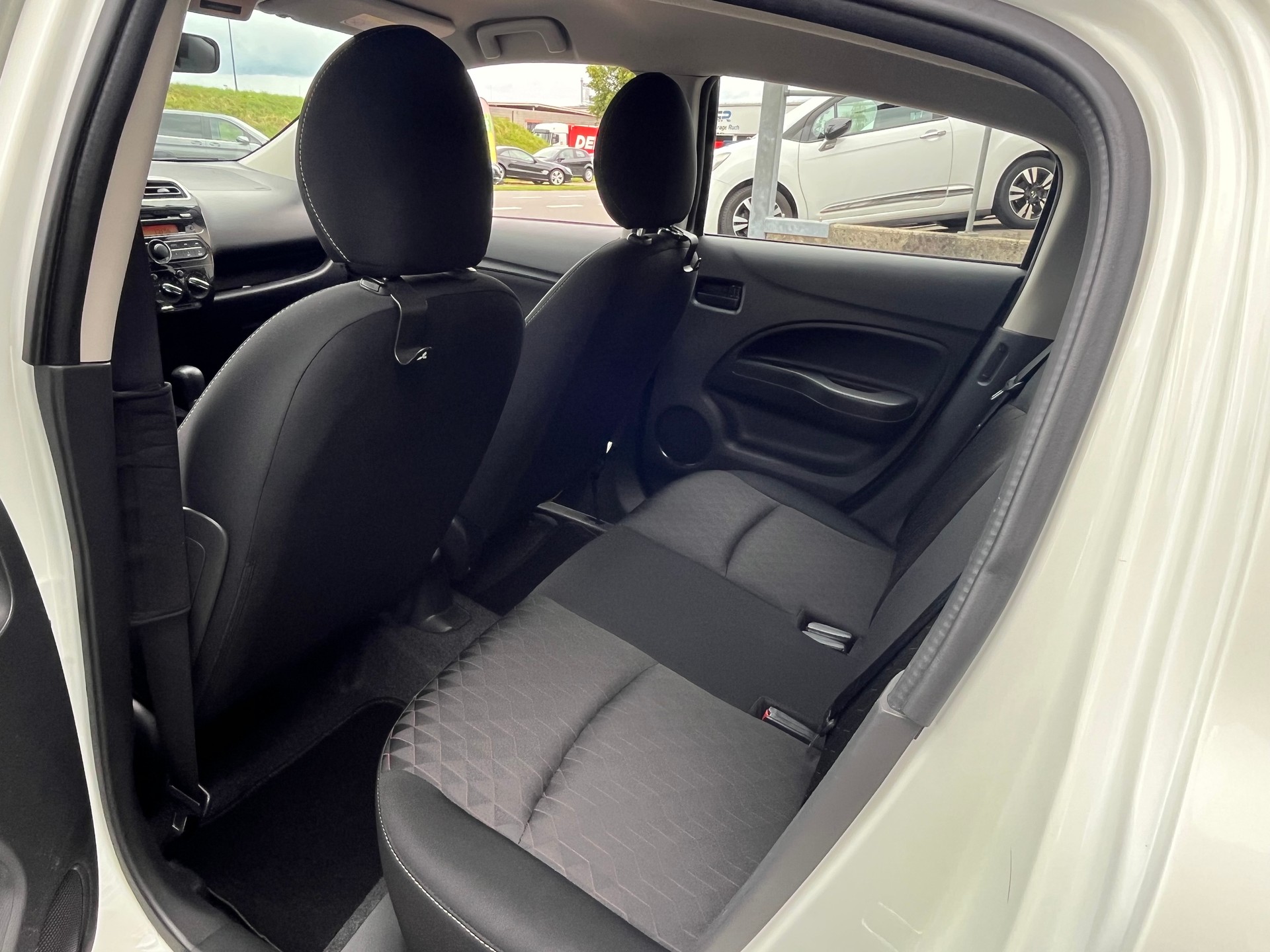 MITSUBISHI Space Star 1.2 CVT Value+++AB MFK+++SITZHEIZUNG+++-image-12