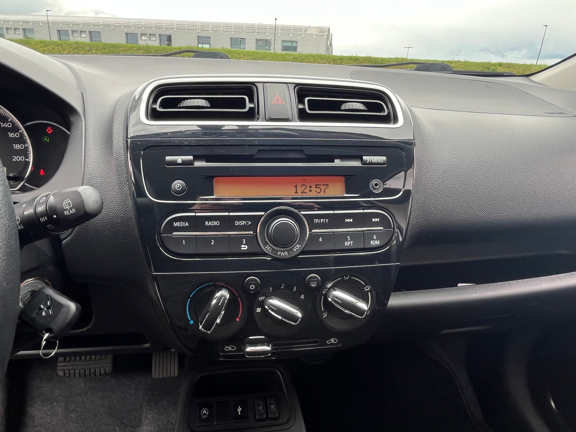 MITSUBISHI Space Star 1.2 CVT Value+++AB MFK+++SITZHEIZUNG+++-image-8
