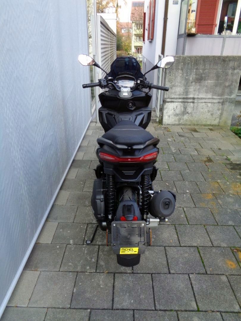 APRILIA SR GT 125 ABS-image-4