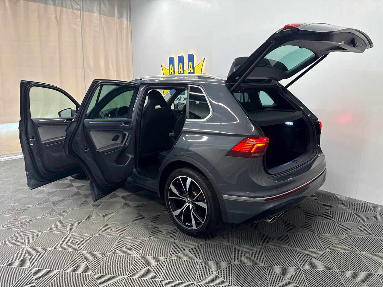 VW Tiguan 2.0TSI R 4Motion DSG-image-15