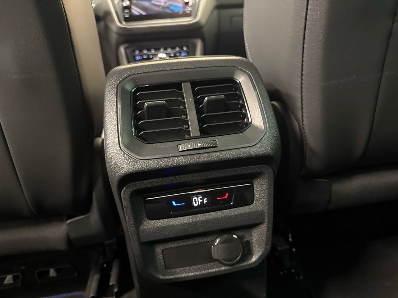 VW Tiguan 2.0TSI R 4Motion DSG-image-13