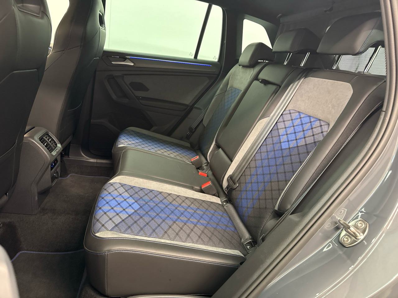 VW Tiguan 2.0TSI R 4Motion DSG-image-12