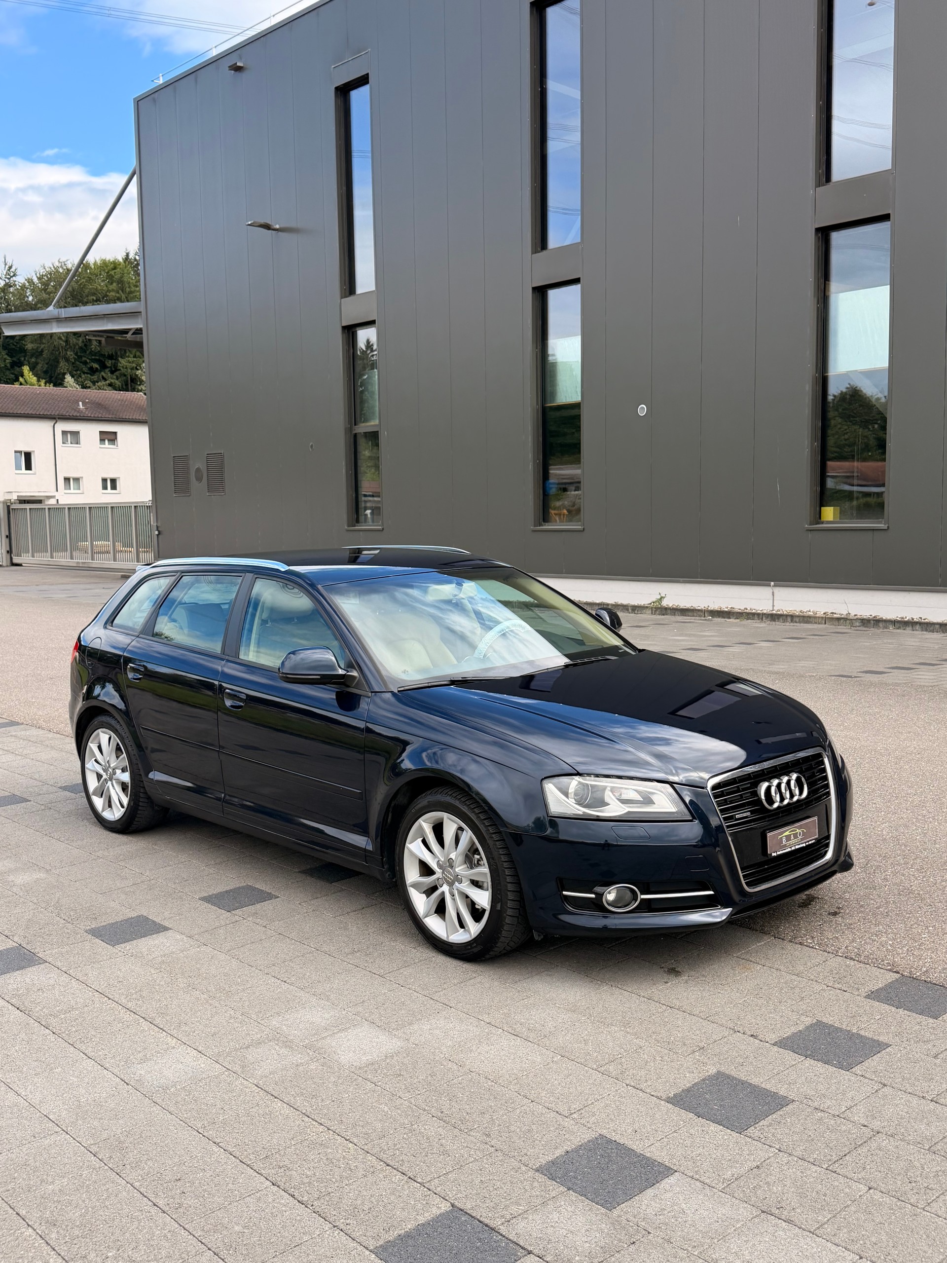 AUDI A3 Sportback 1.8 TFSI Ambiente quattro-image-2