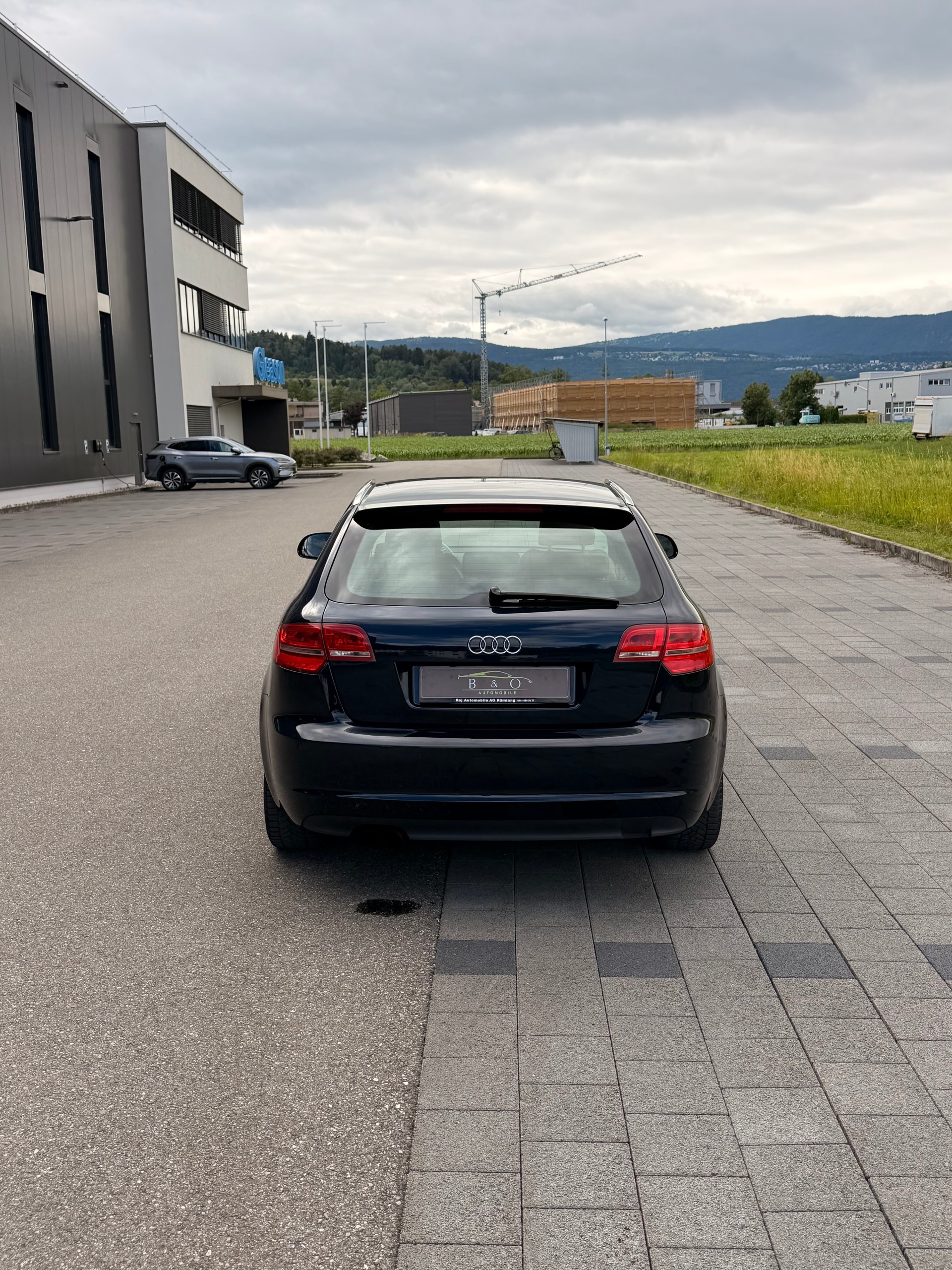 AUDI A3 Sportback 1.8 TFSI Ambiente quattro-image-4