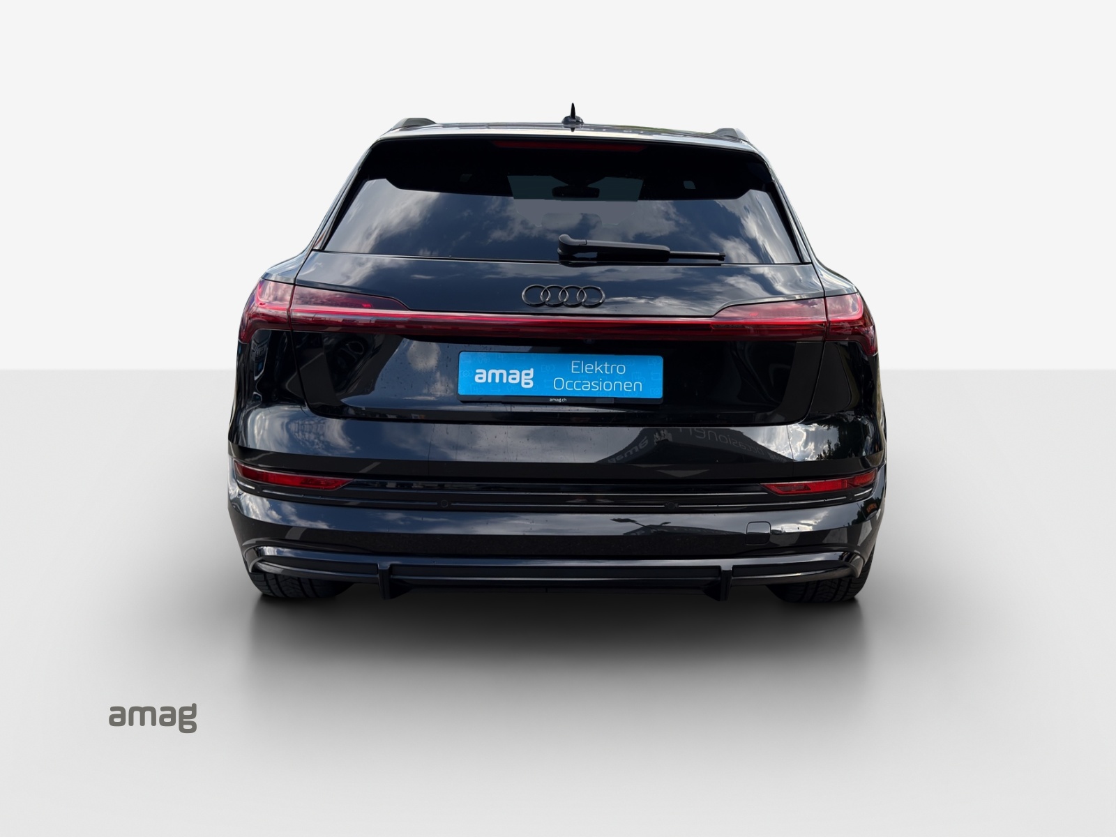 AUDI e-tron S quattro-image-3
