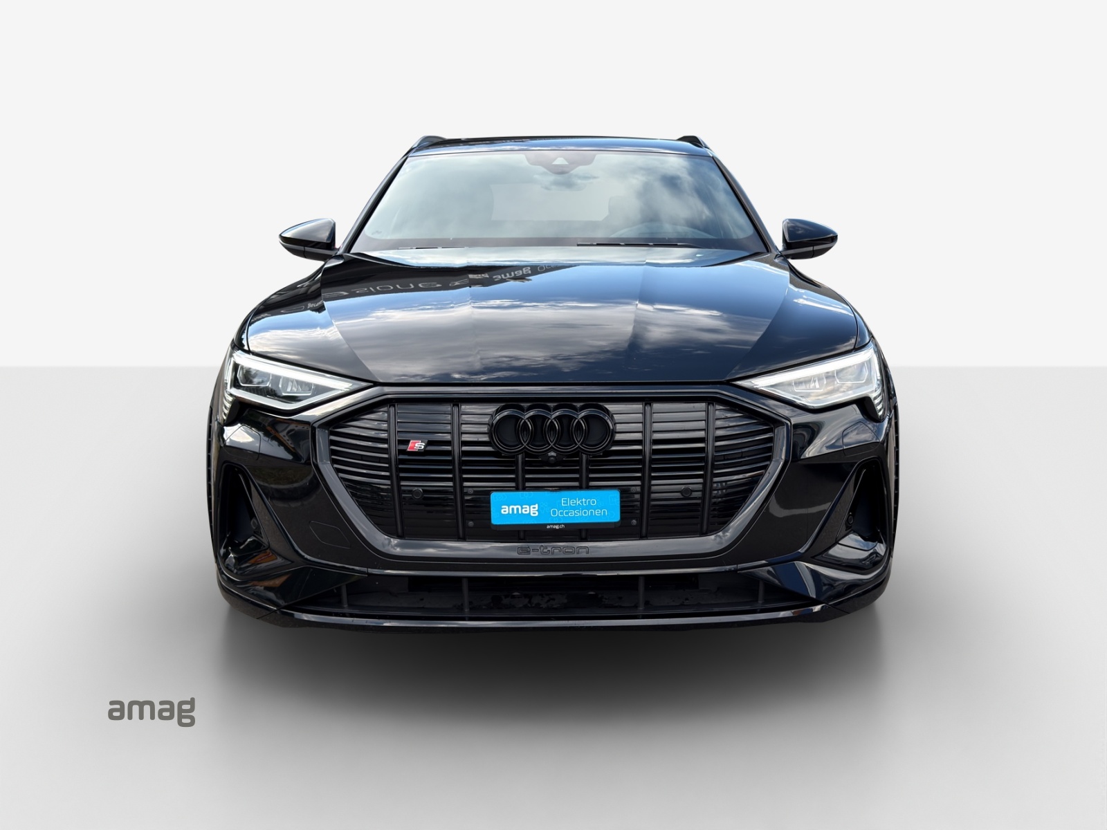 AUDI e-tron S quattro-image-6