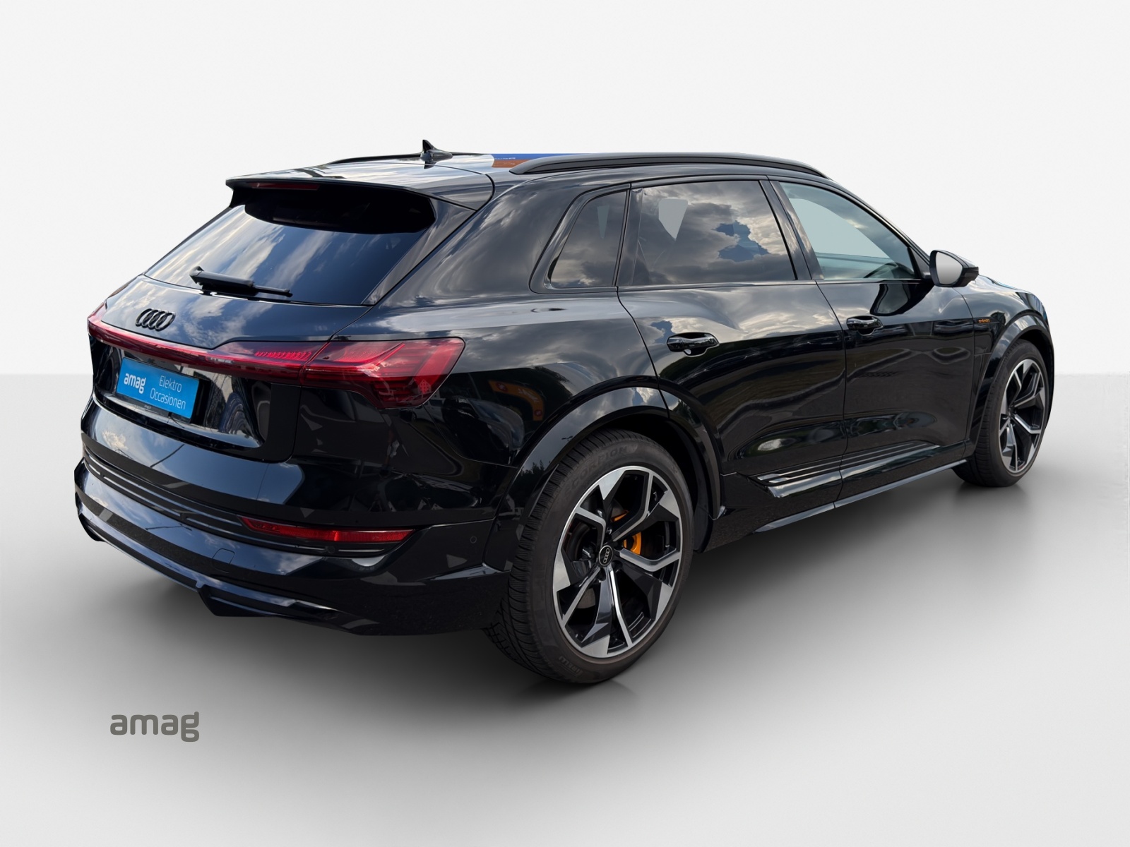 AUDI e-tron S quattro-image-4