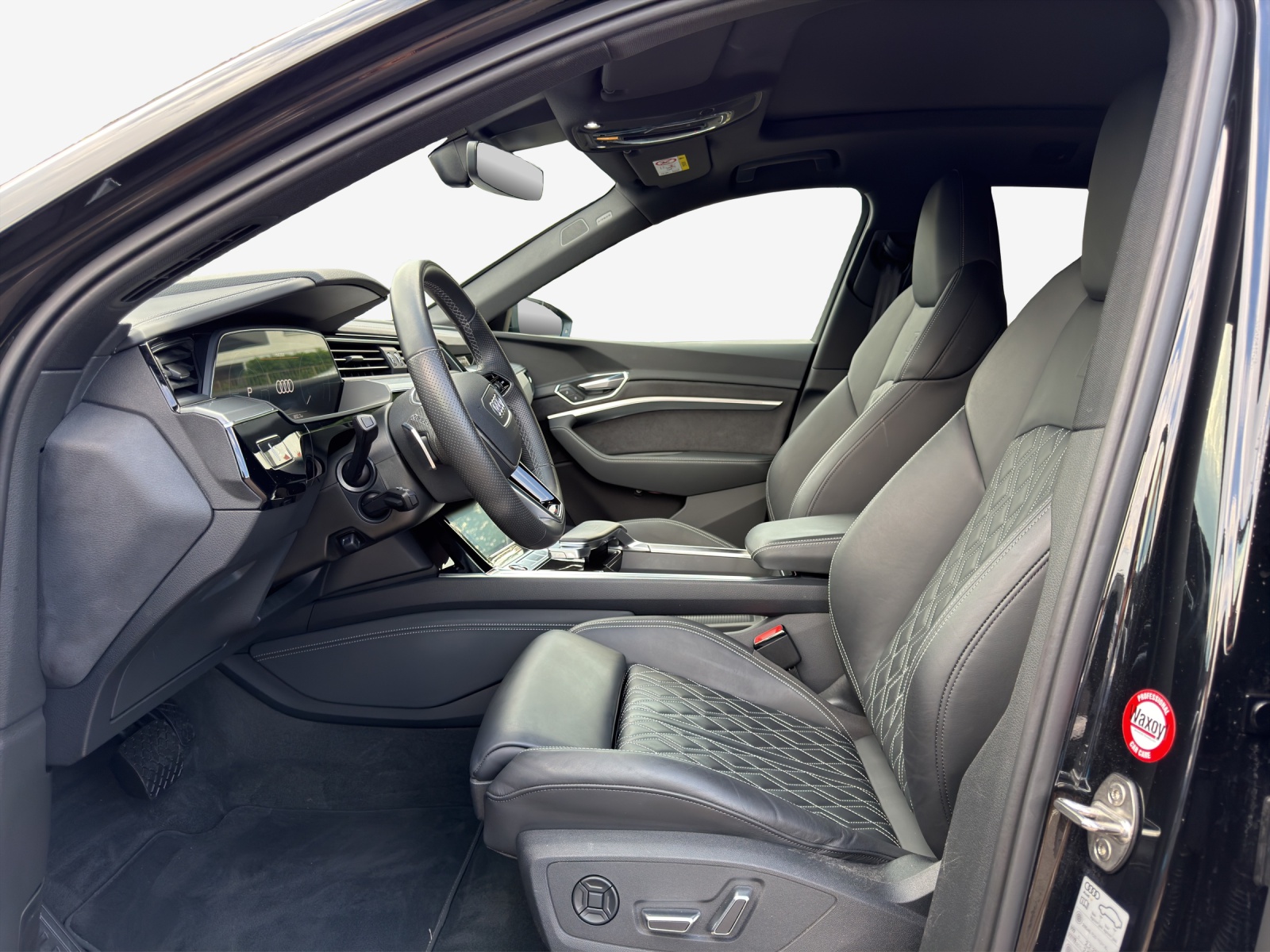 AUDI e-tron S quattro-image-7