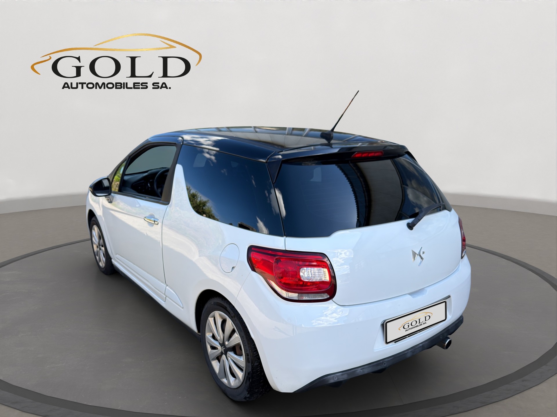 DS AUTOMOBILES DS3 1.4 VTi Chic-image-8
