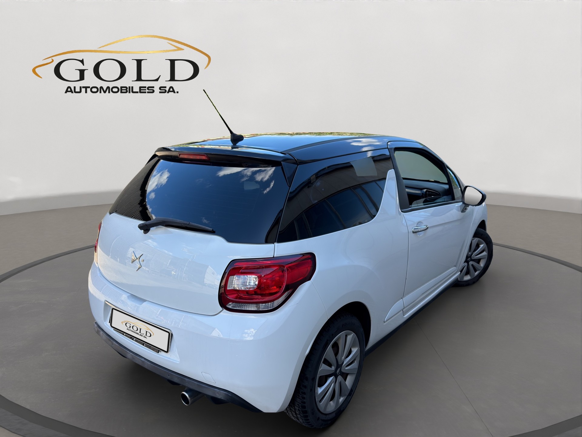 DS AUTOMOBILES DS3 1.4 VTi Chic-image-1
