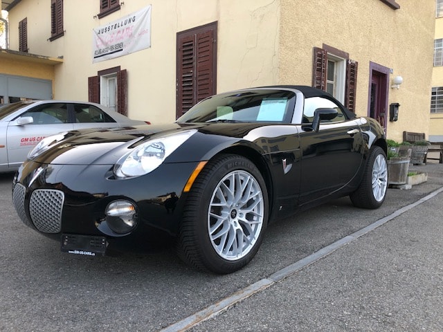PONTIAC Solstice-image-0