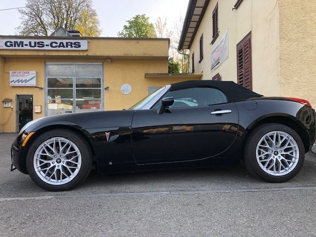 PONTIAC Solstice-image-1