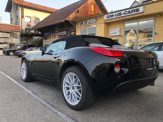 PONTIAC Solstice-image-2