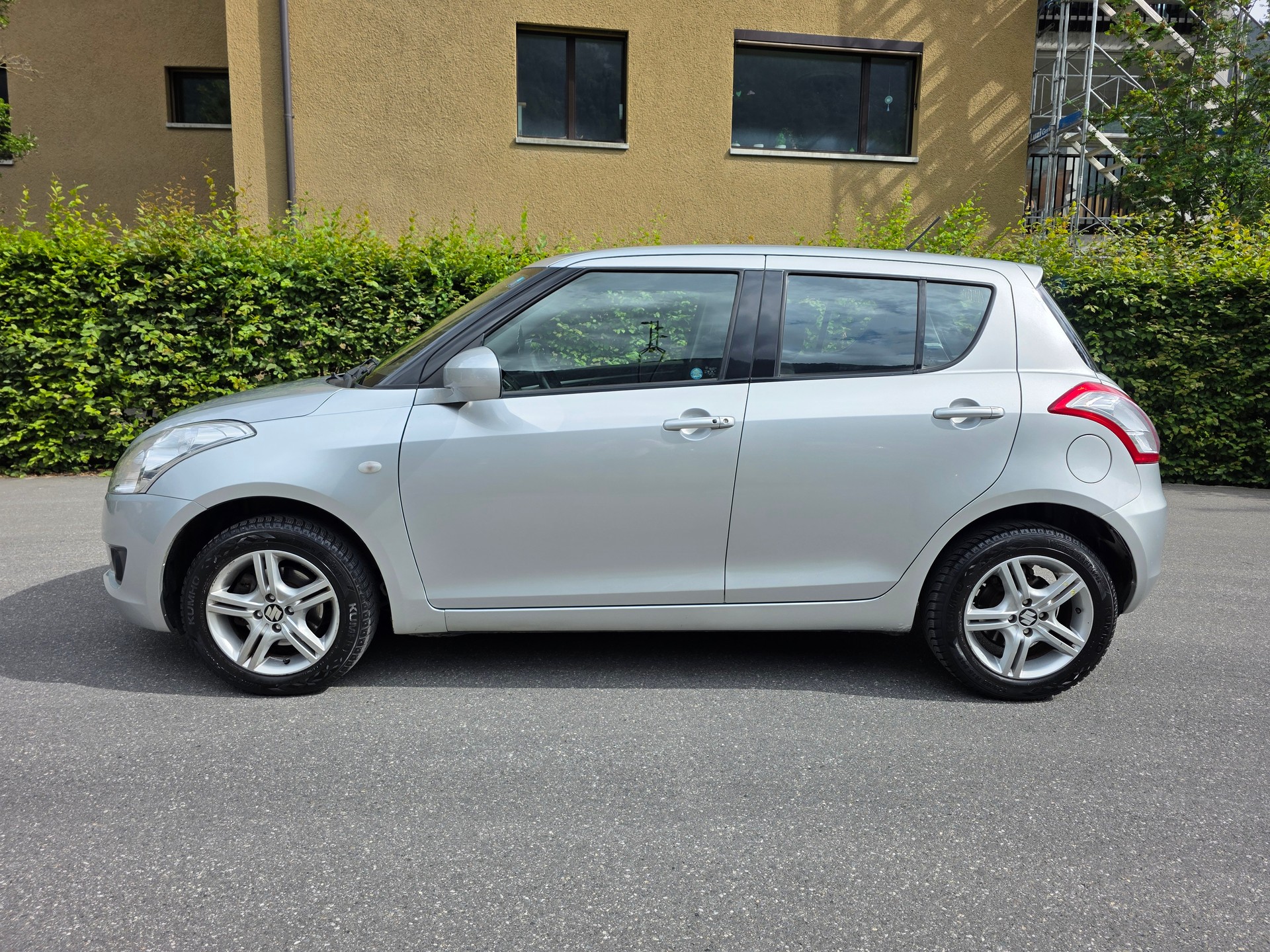 SUZUKI Swift 1.2i 16V GL Top 4x4-image-1