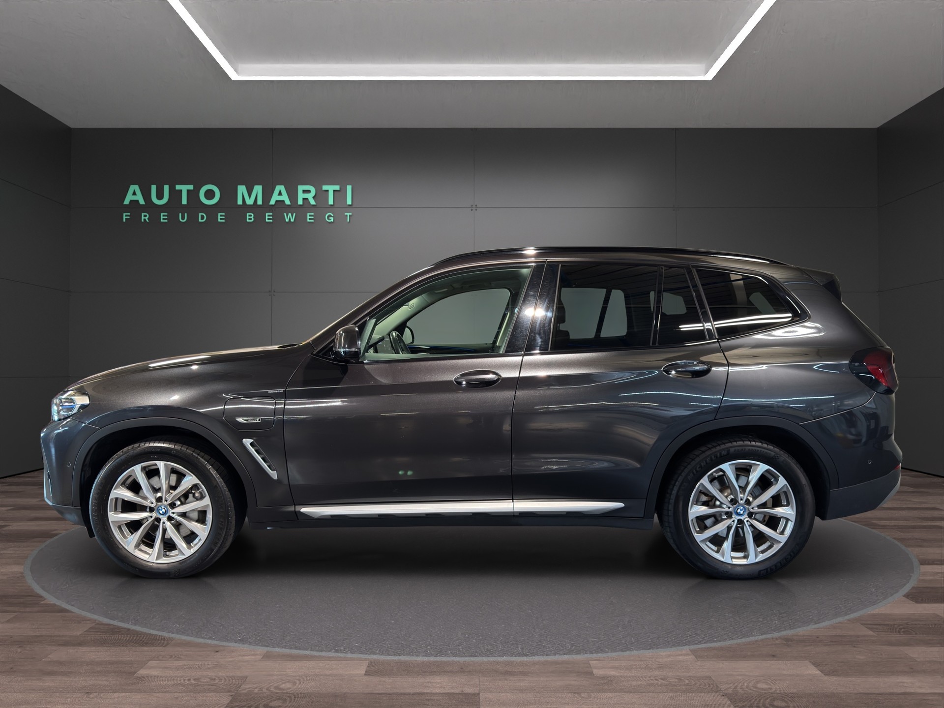 BMW X3 30e xDrive-image-2