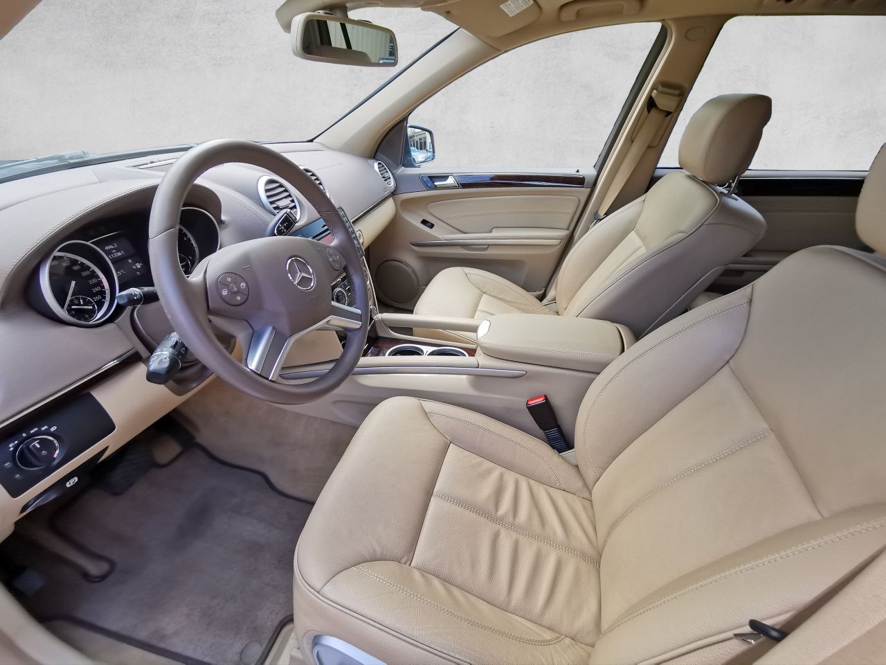 MERCEDES-BENZ GL 350 CDI BlueEfficiency 4Matic 7G-Tronic-image-4