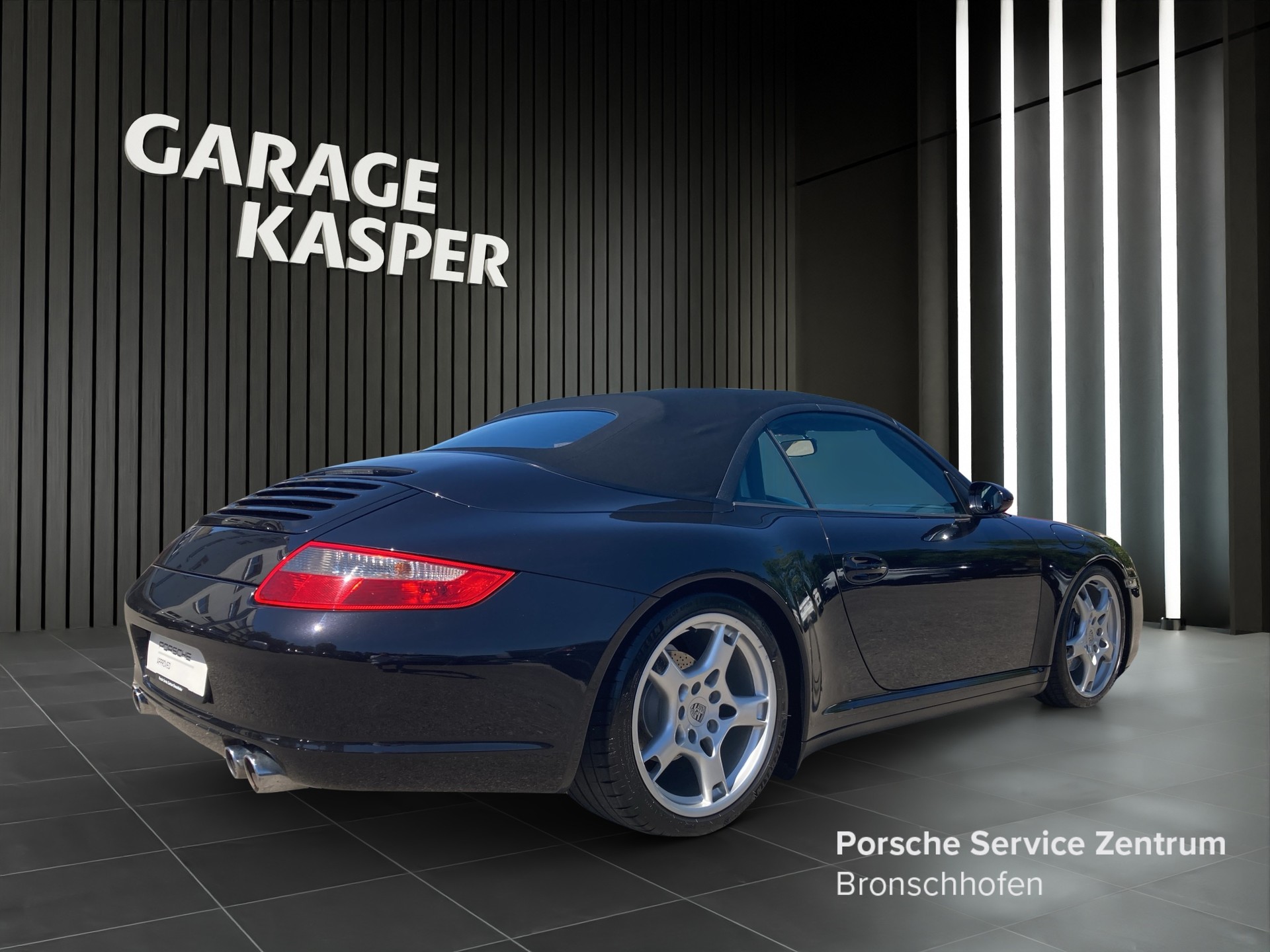 PORSCHE 911 Carrera 4 Cabriolet-image-4