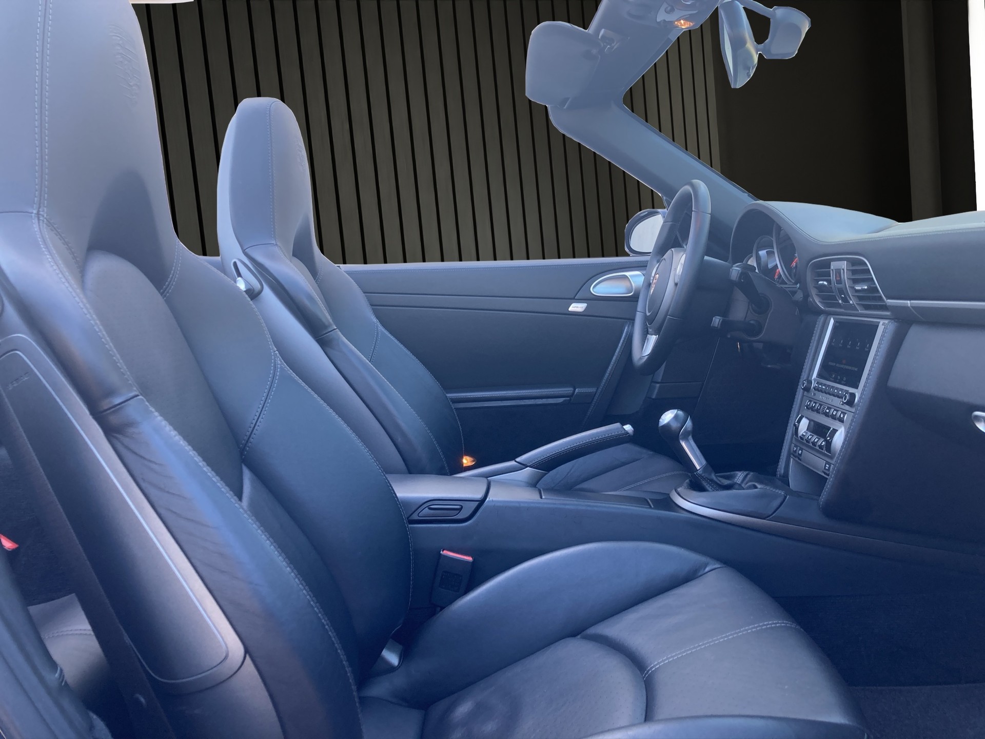 PORSCHE 911 Carrera 4 Cabriolet-image-15