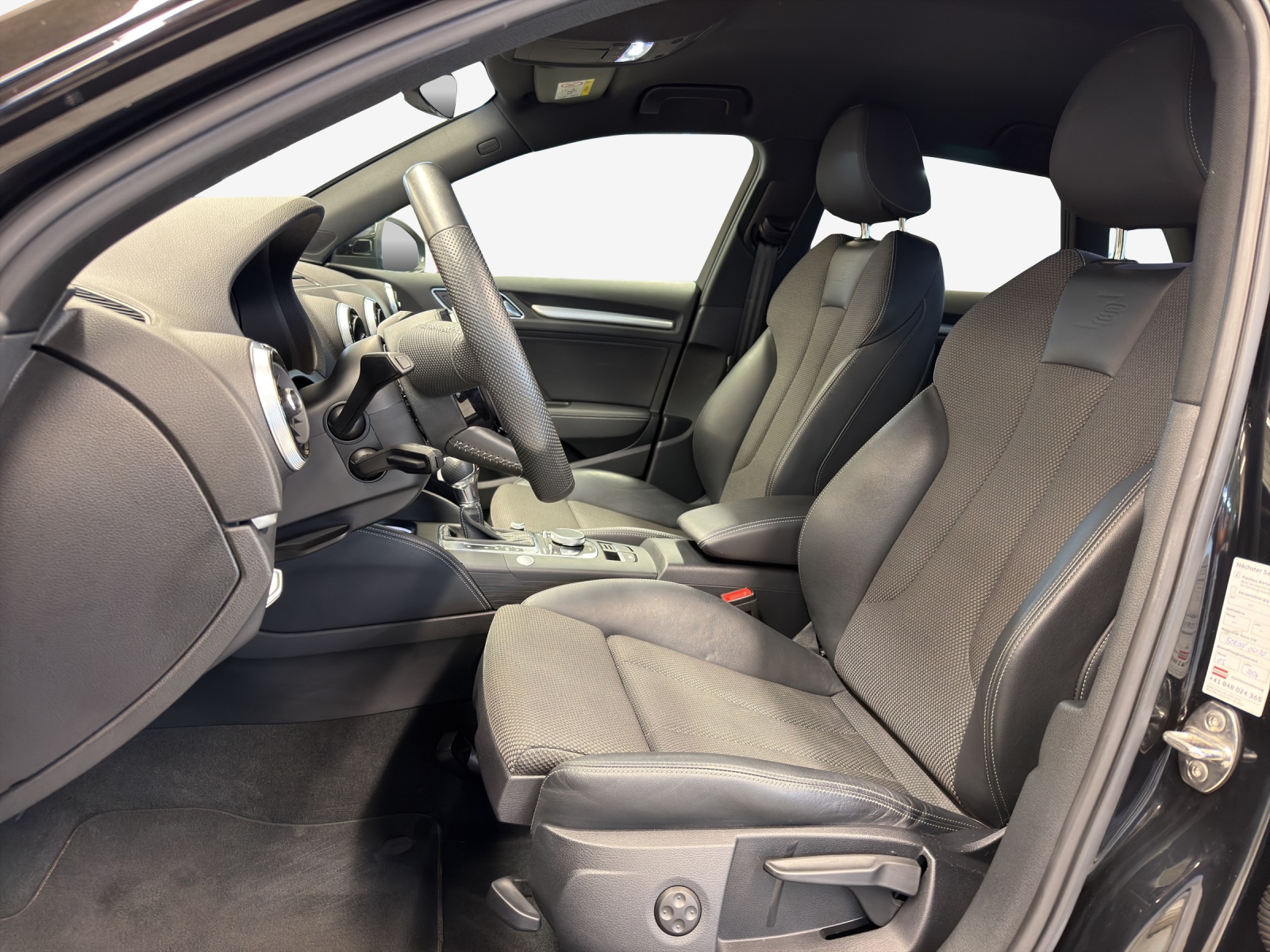 AUDI A3 Sportback 1.5 TFSI S-tronic Sport-image-7