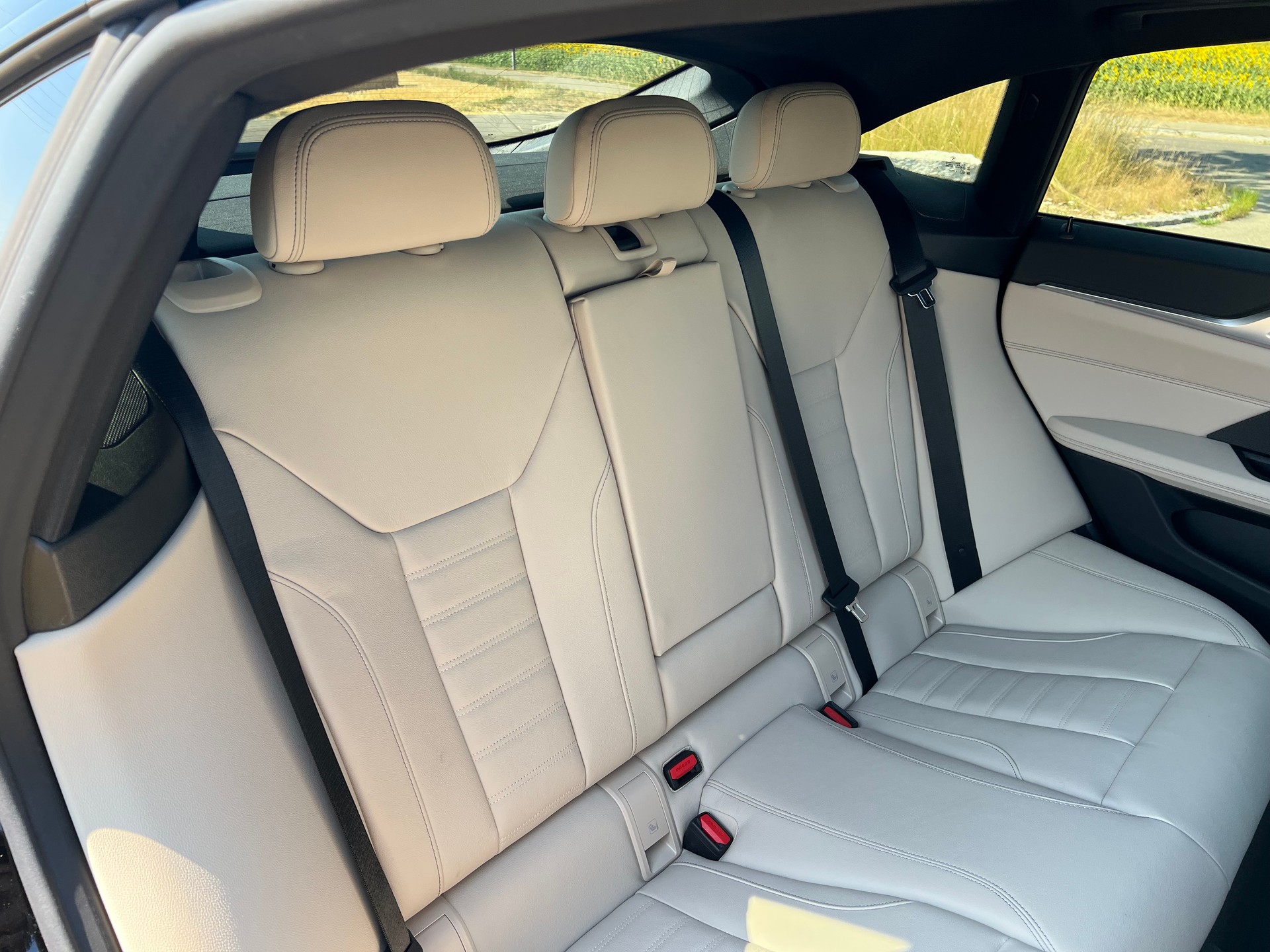 BMW M440i xDrive 48V Gran Coupé Steptronic- 360°-Kamera-image-29