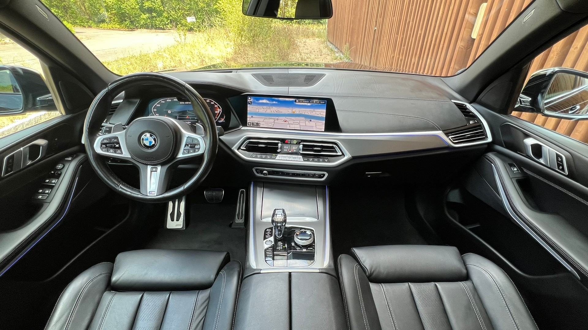 BMW X5 xDRIVE M50i BLACK STEPTRONIC l 530 PS-image-19